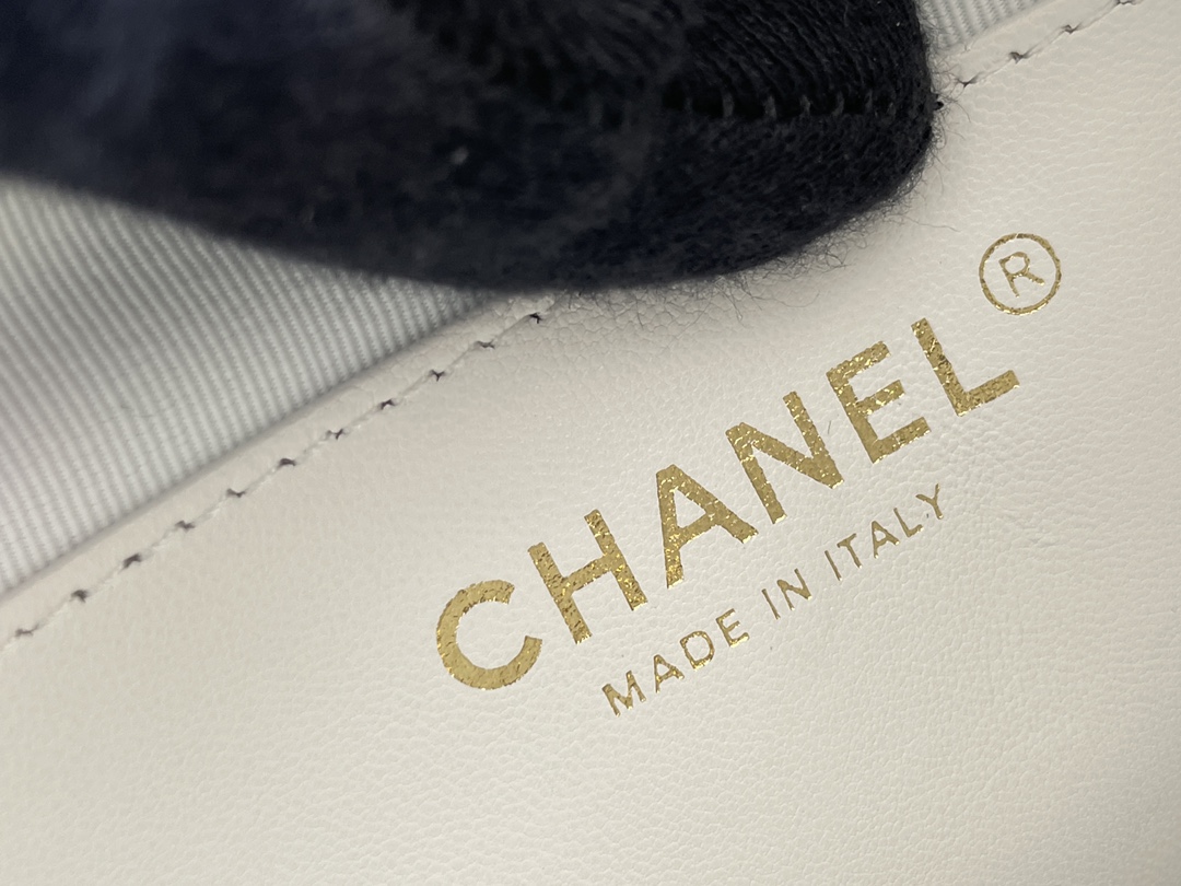 🌼白金版▪️正品级 包装如图𝗖𝗵𝗮𝗻𝗲𝟭 𝟮𝟮𝗞秋冬𝗵𝗼𝗯𝗼腋下包/嬉皮包 专柜售价𝟸𝟿𝟽𝟷𝟶𝚁𝙼𝙱购入