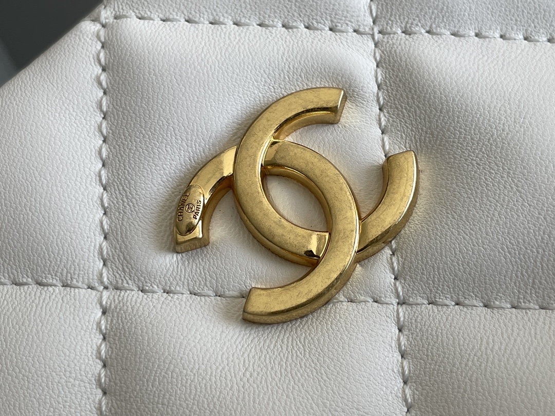 🌼白金版▪️正品级 包装如图𝗖𝗵𝗮𝗻𝗲𝟭 𝟮𝟮𝗞秋冬𝗵𝗼𝗯𝗼腋下包/嬉皮包 专柜售价𝟸𝟿𝟽𝟷𝟶𝚁𝙼𝙱购入