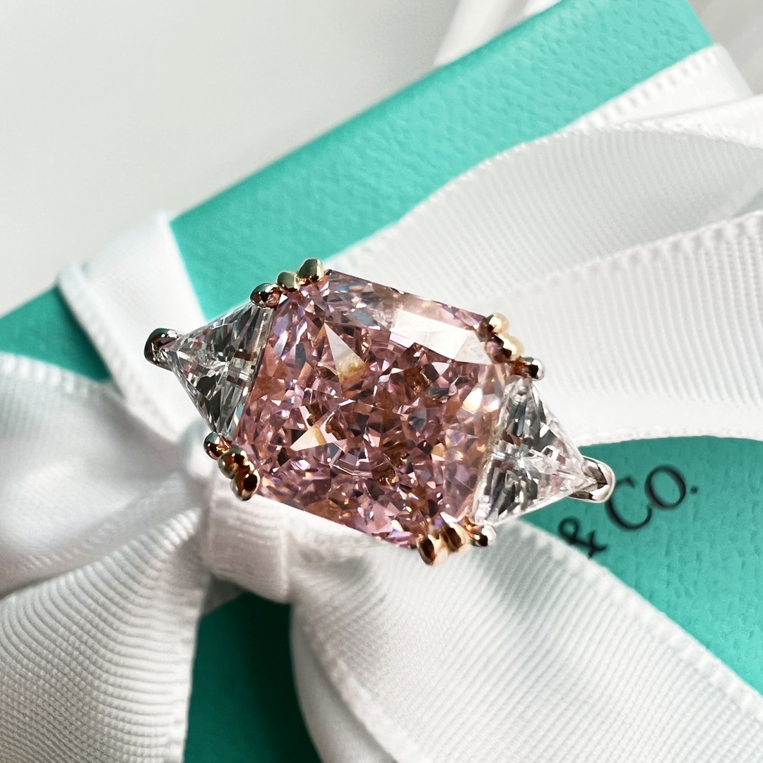 新款☑️TIFFANY&Co.蒂芙尼方形粉钻戒指