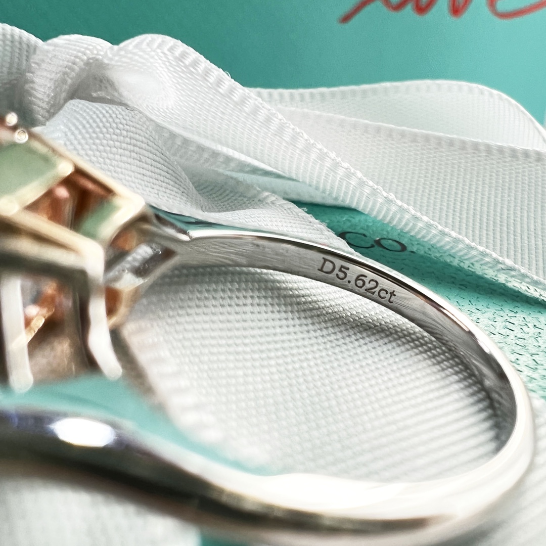 新款☑️TIFFANY&Co.蒂芙尼方形粉钻戒指
