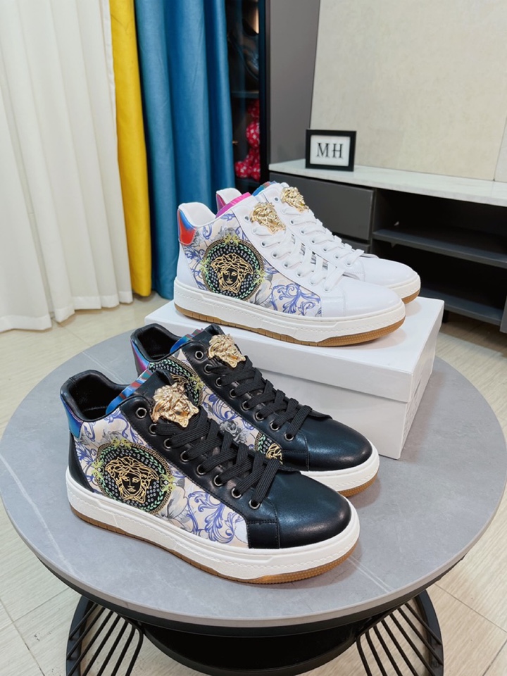 VERSACE 范思哲  高帮官网最休闲男靴抢先上市,材料做工完整,头层牛皮鞋面真皮内里,实物拍摄,进口专用材料凸显品牌独特魅力 ,原版大底1:1高端定制 38—44