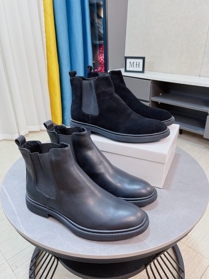 J0 PRADA可上淘宝 Prada 普拉达  潮男必备高帮靴 浓郁的欧洲时尚气息 大气的鞋楦 屌爆了 高端品质 全进口牛皮擦色 皮质柔软 全真皮内里脚感舒适 轻量化橡胶大底厚而舒适 38-44