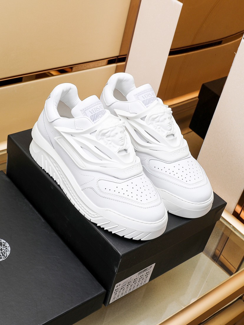 J0 VERSACE 范思哲  男士上市 原单品质 官网1:1同步鞋面采用牛皮头层羊皮垫脚,完美造型顶级品质,橡胶耐磨大底,鞋型饱满,立体感十足超级百搭 高档不失品味,时尚、颜色：五色可选标准码数：38-44