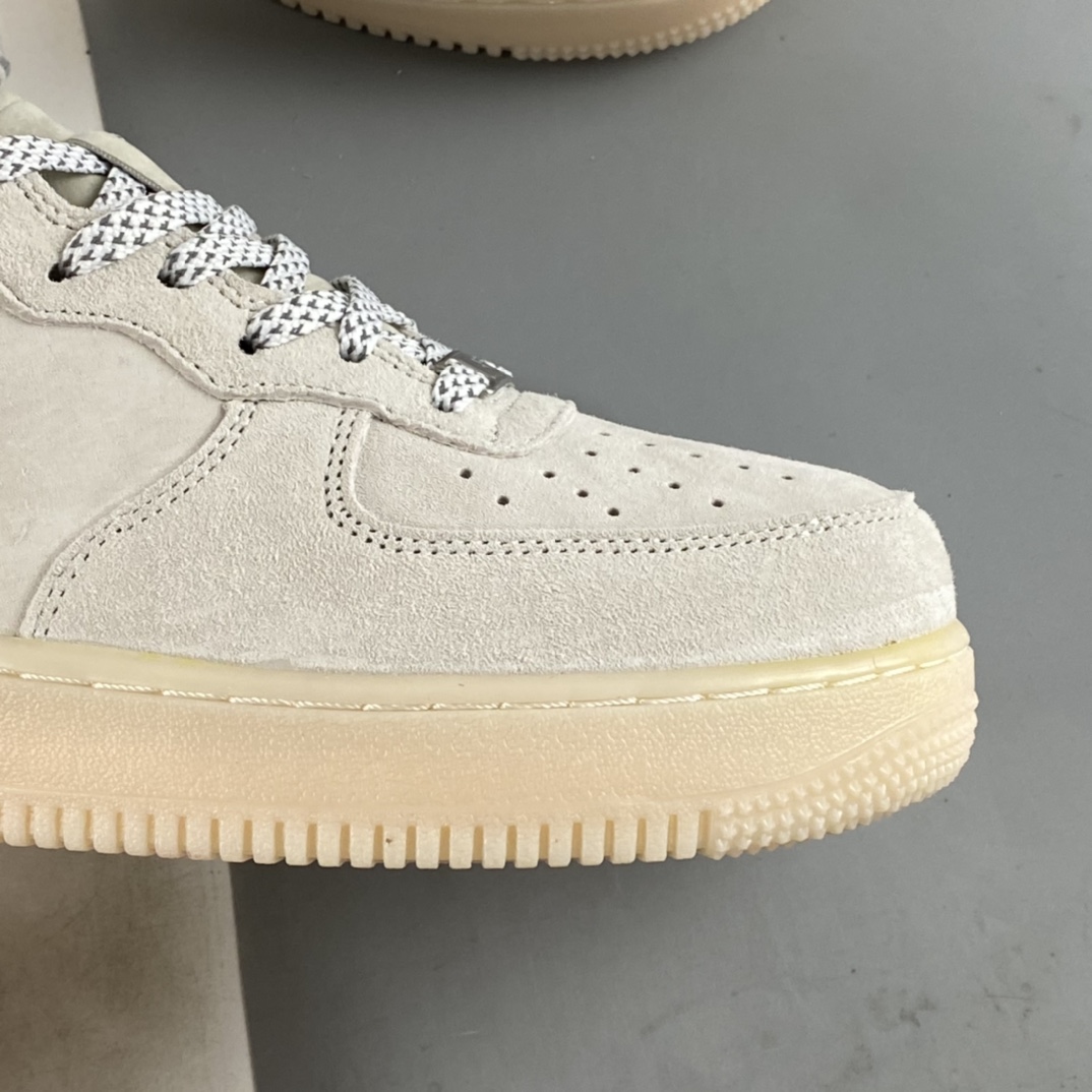P260 Reigning Champ x Nike Air Force 1'07 Mid 卫冕冠军板鞋 807618-300
