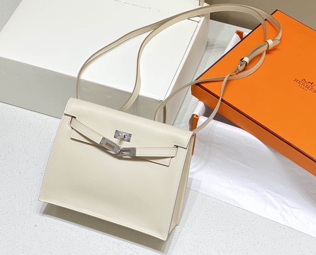路易威登 Louis Vuitton 高定典藏名品高定成衣时装外套连衣裙衬衫T恤 #74305FB4 4