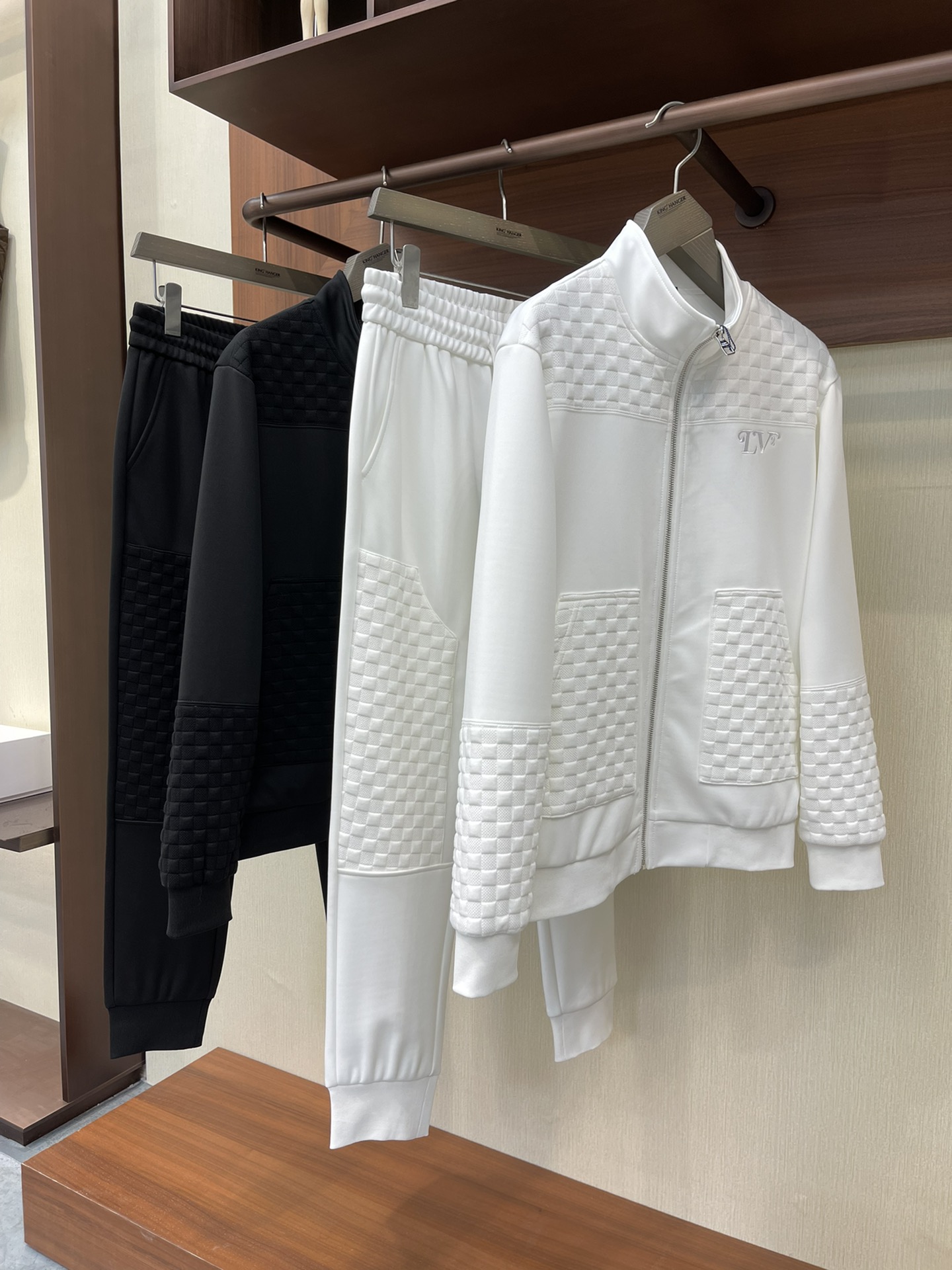 Louis Vuitton Clothing Coats & Jackets Black White Embroidery Cotton Knitting Fall/Winter Collection Fashion Casual