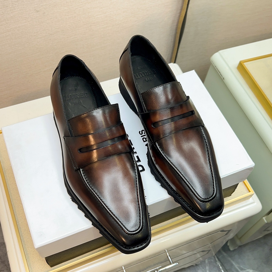 480BerlutiBerluti Zapatos de piel para hombreEste zapato excepcionalmente moderno rompe el molde con