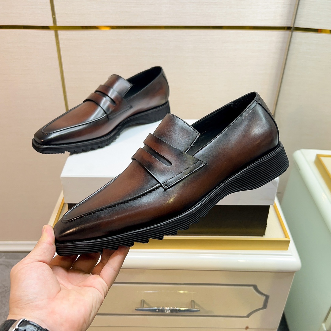 480BerlutiBerluti Zapatos de piel para hombreEste zapato excepcionalmente moderno rompe el molde con