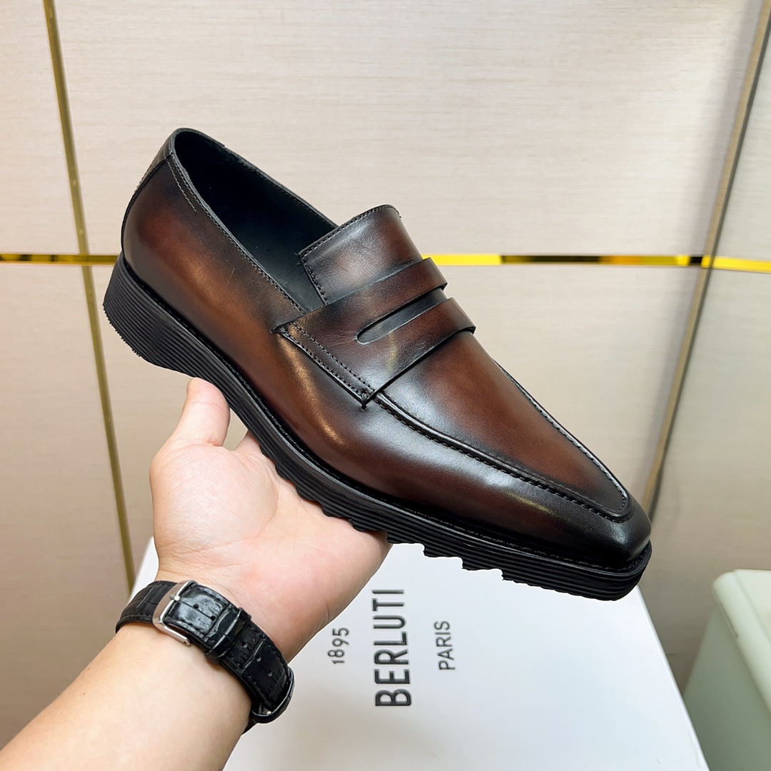 480BerlutiBerluti Zapatos de piel para hombreEste zapato excepcionalmente moderno rompe el molde con