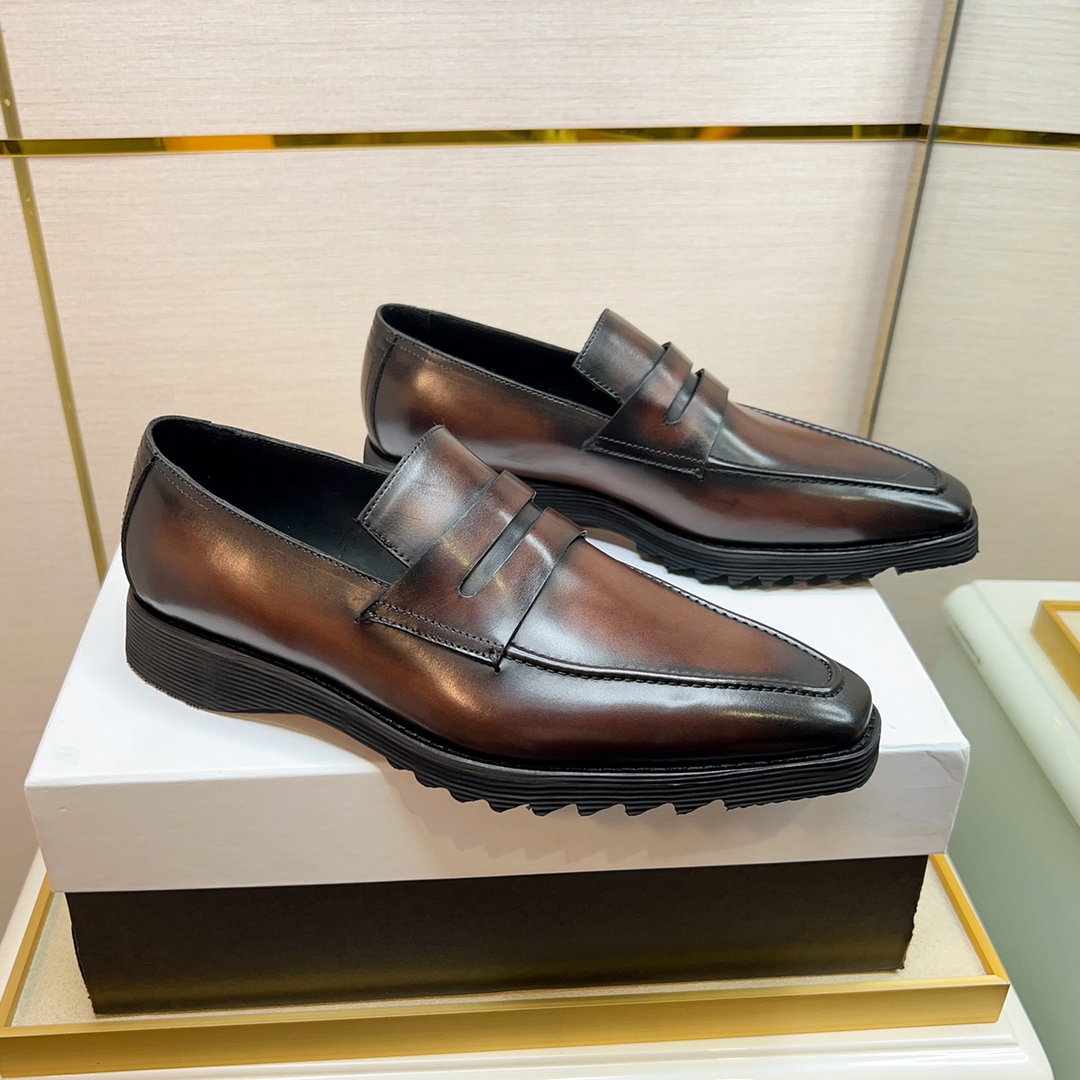 480BerlutiBerluti Zapatos de piel para hombreEste zapato excepcionalmente moderno rompe el molde con