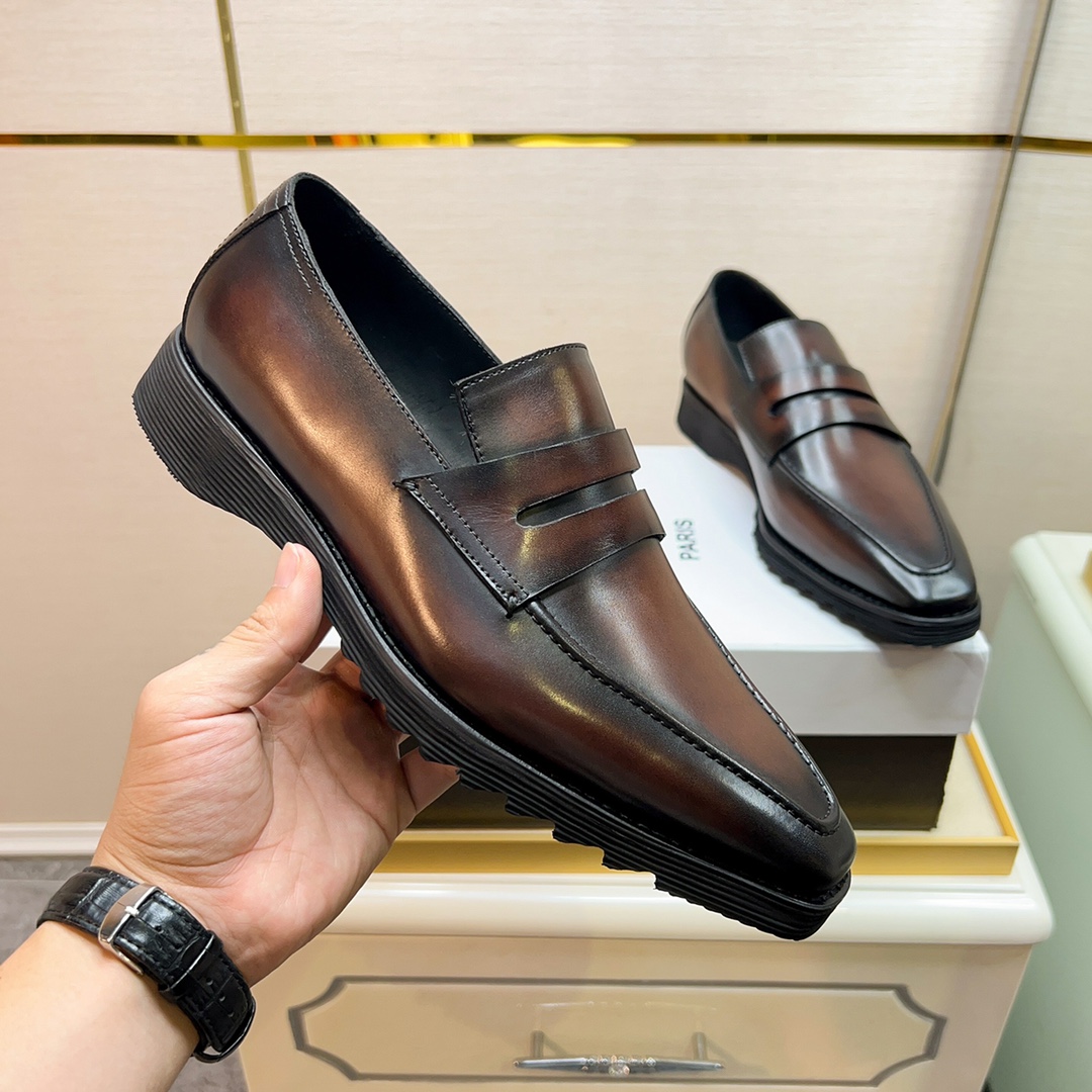 480BerlutiBerluti Zapatos de piel para hombreEste zapato excepcionalmente moderno rompe el molde con
