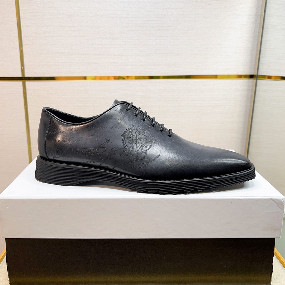 480BerlutiBerluti Zapatos de piel para hombreEste zapato excepcionalmente moderno rompe el molde con