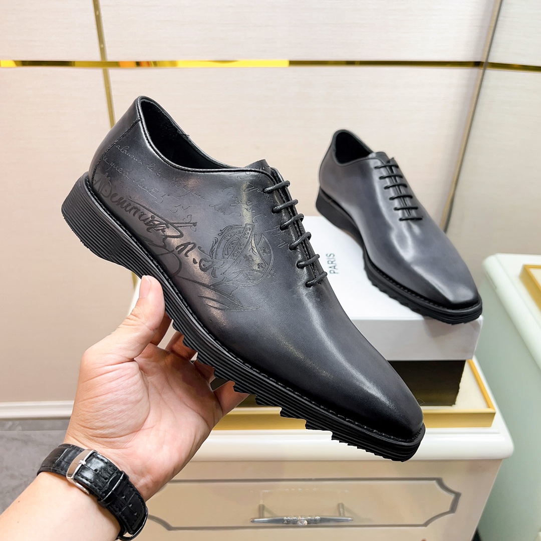 480BerlutiBerluti Zapatos de piel para hombreEste zapato excepcionalmente moderno rompe el molde con