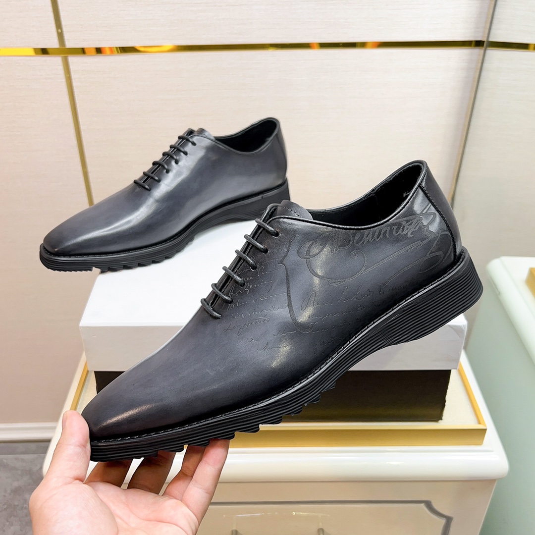 480BerlutiBerluti Zapatos de piel para hombreEste zapato excepcionalmente moderno rompe el molde con