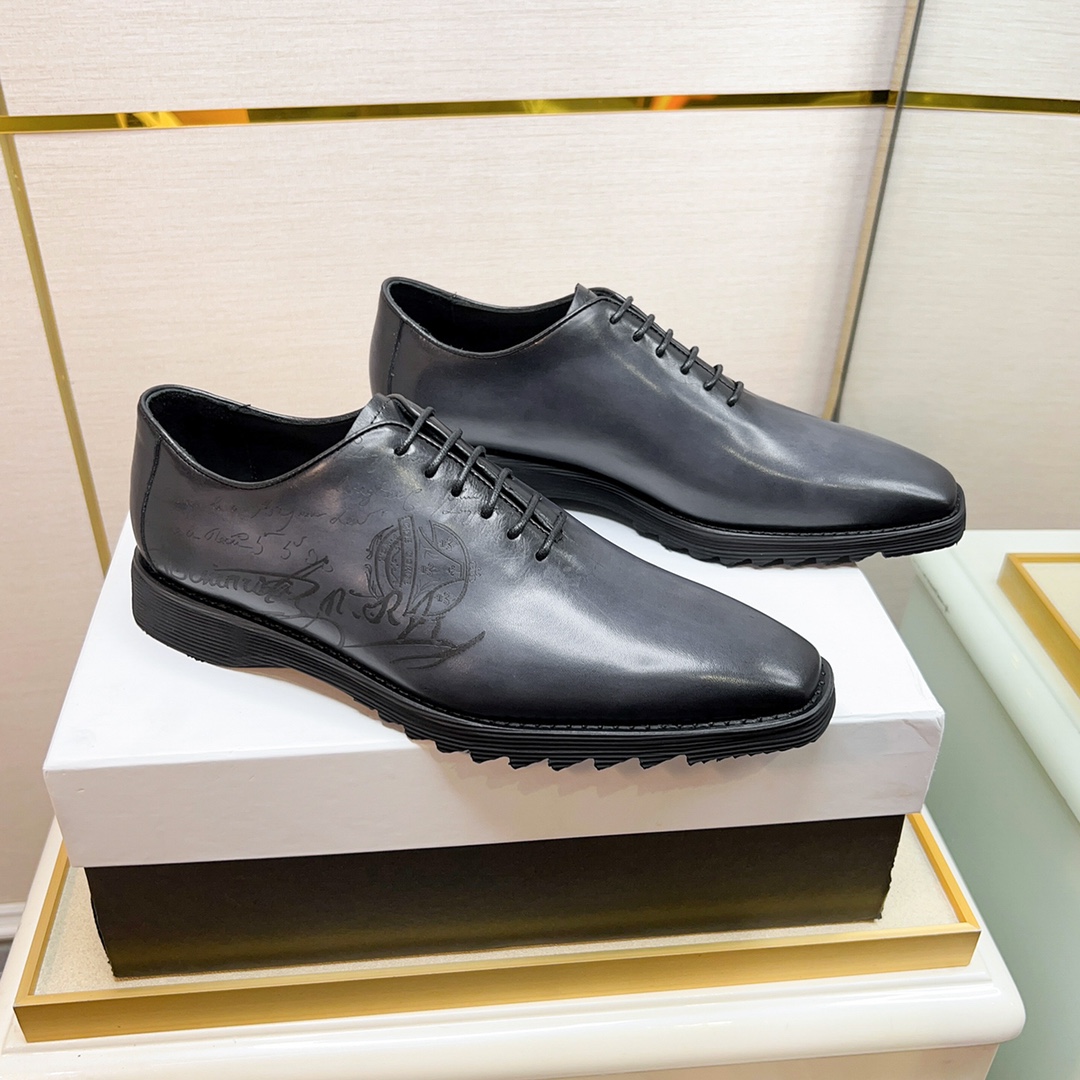 480BerlutiBerluti Zapatos de piel para hombreEste zapato excepcionalmente moderno rompe el molde con