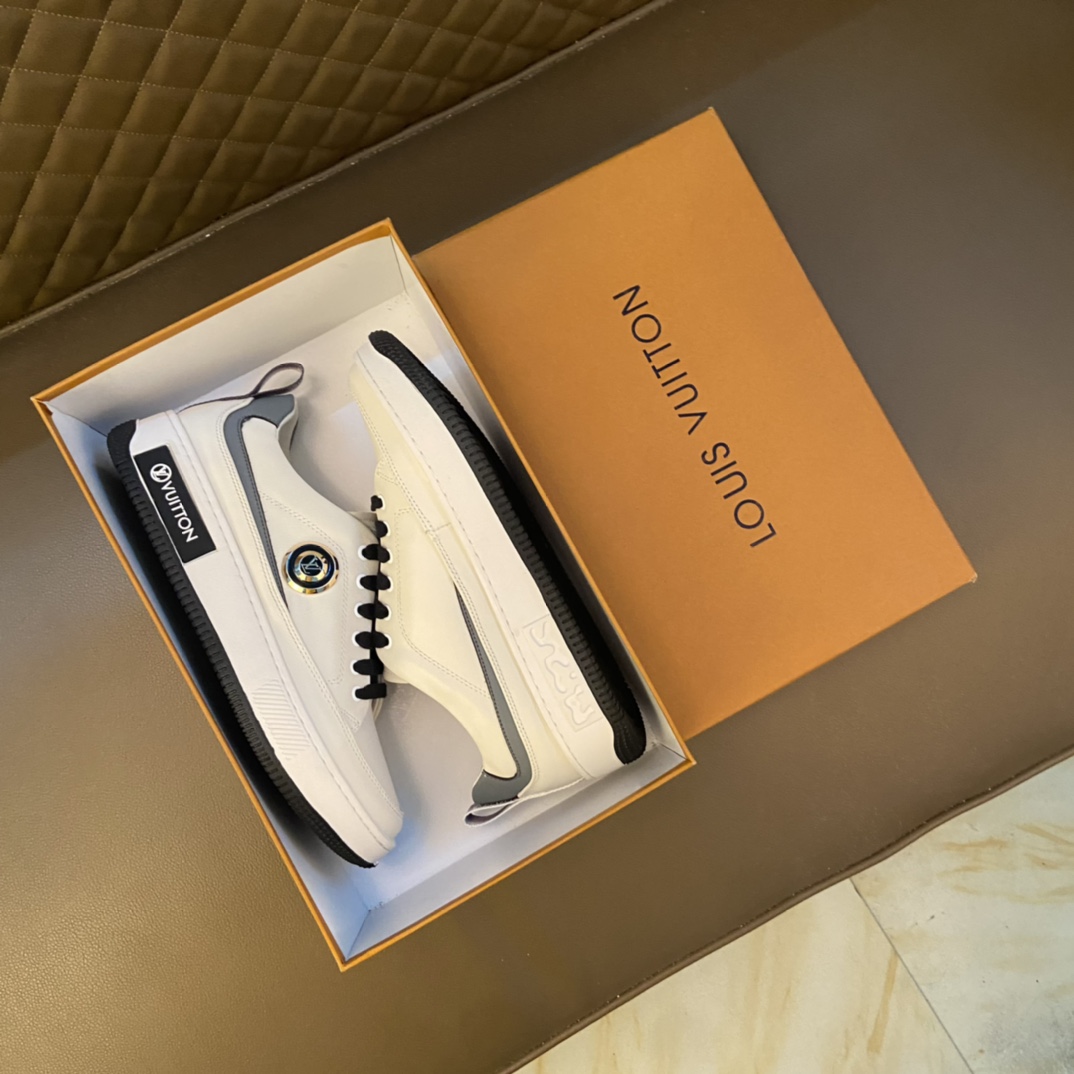 I5 LOUlS VUlTTON 路易威登～独特现风运动鞋.LV专柜代购休闲鞋 男士2022专柜同步发售,意大利进口原版品牌精选头层柔软牛皮.羊皮内里 拒绝脱色磨脚鞋底：原厂特供原版底,.法国懒人风格设计 套脚 贴原单品质 超舒服原版底 .就好像实物拍摄实物更赞 适合户外司机驾车完美 高品质板鞋,男装男鞋码数：38-44 45可定做 黑色 红色 白色 四色 选