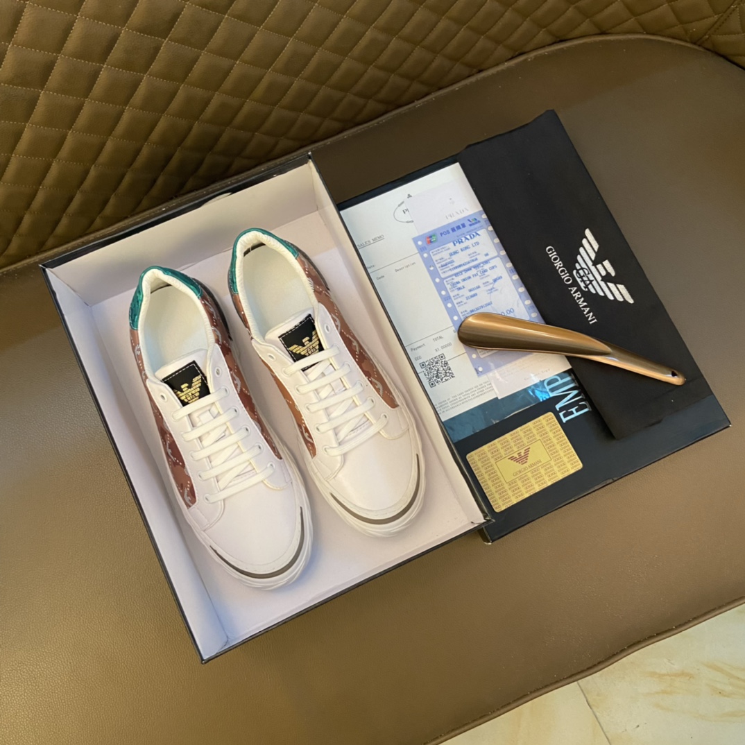I5 Armani 阿玛尼  原版专柜 潮鞋 鞋面意大利进口原版牛皮,羊皮内里,潮男年轻人必备,欧美时尚风格,无论走到那你都是亮点.1:1复刻 运动风,原单 Armani 阿玛尼 印图 懒人套脚必备 原版运动底 精品打造 适合司机驾车出行 款式简单而不失奢华,百搭,让你走到那都是亮点,男鞋码数：38-44 45定做 黑色 白色 长期供实体店补货