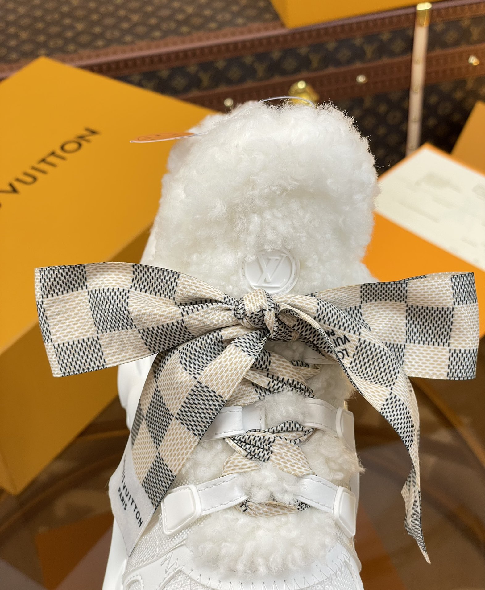 Louis Vuitton Haute Couture Silk Twill Scarf Shawl Ref 7