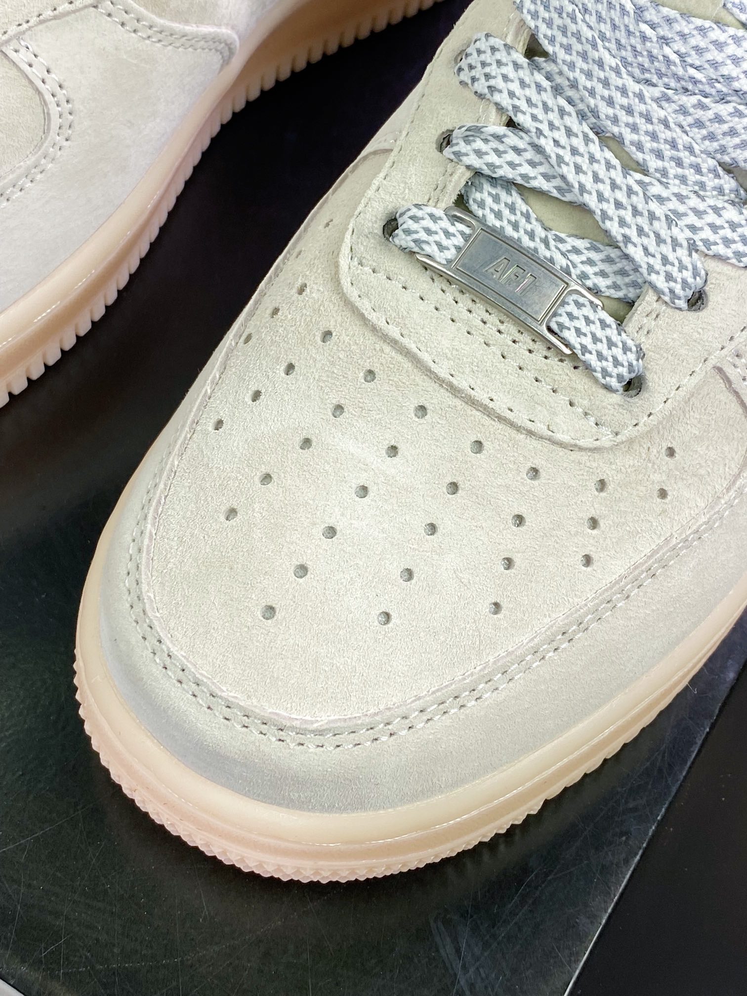 Reigning Champ x Air Force 1 '07 Mid Classic mid-cut 807618-300-Top High Quatity Cheap Sneakers Fashion Clothing Clothes Bags handbags Shoes of all Brand wholesale With The best Quality And Beautiful Price from China Factory Chinese suppliers wholesaler seller Reigning Champ x Air Force 1 '07 Mid Classic mid-cut 807618-300