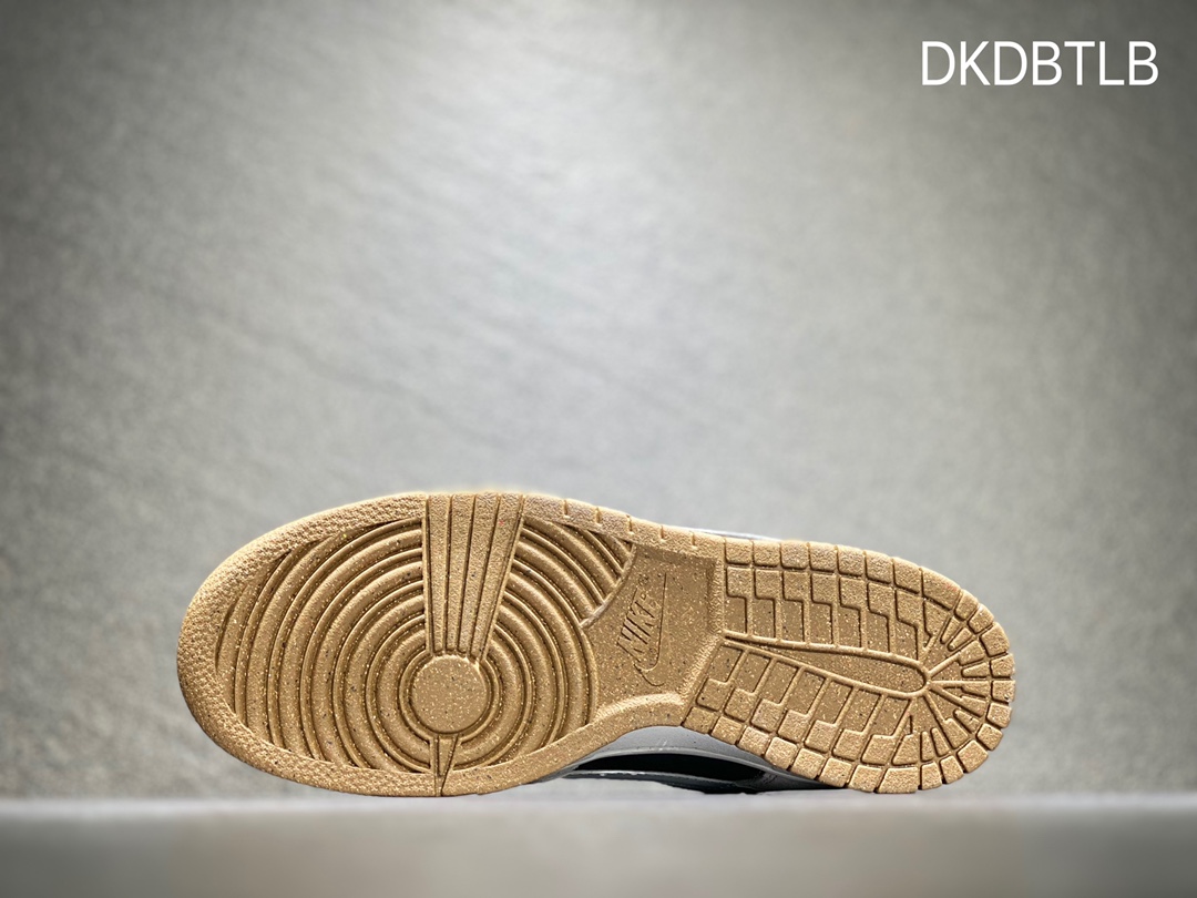 220 Nike SB dunk Low 低帮休闲运动滑板板鞋  DO9457-102