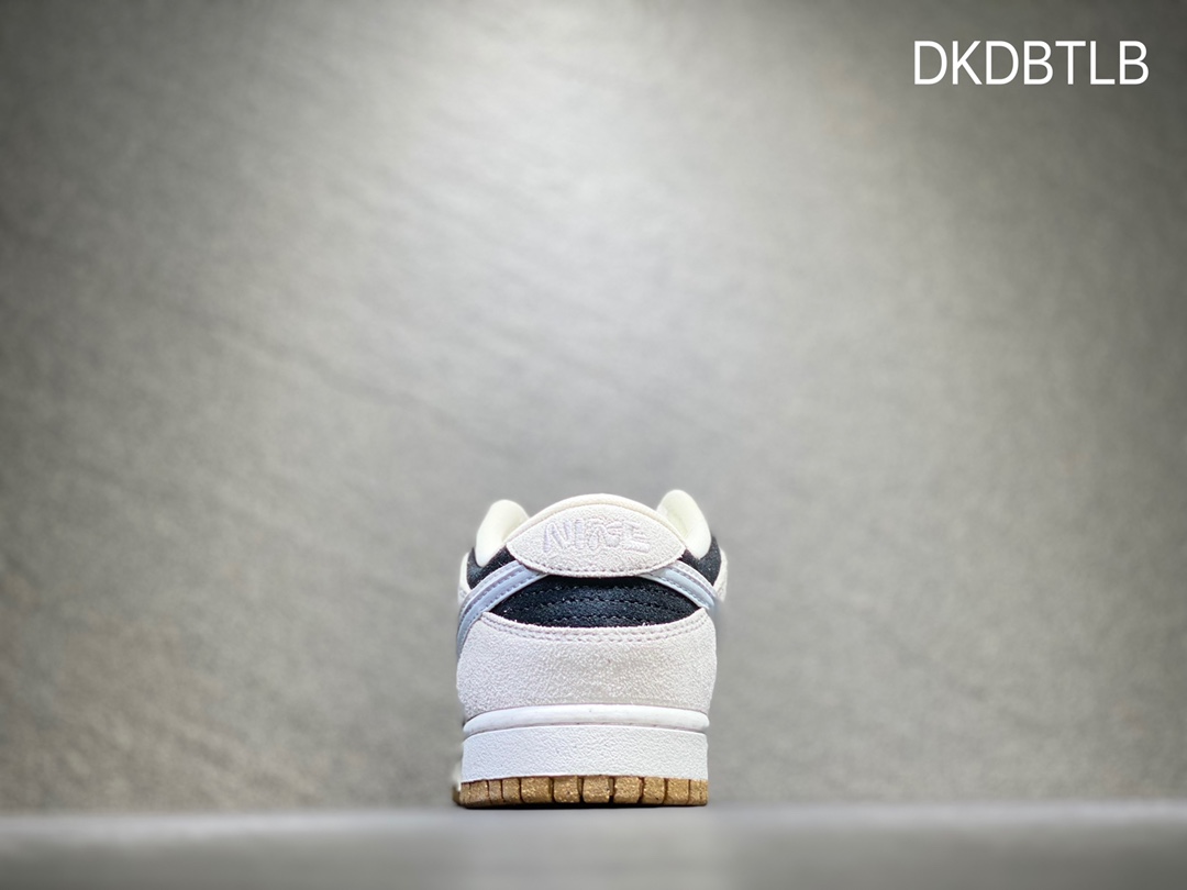 220 Nike SB dunk Low 低帮休闲运动滑板板鞋  DO9457-102