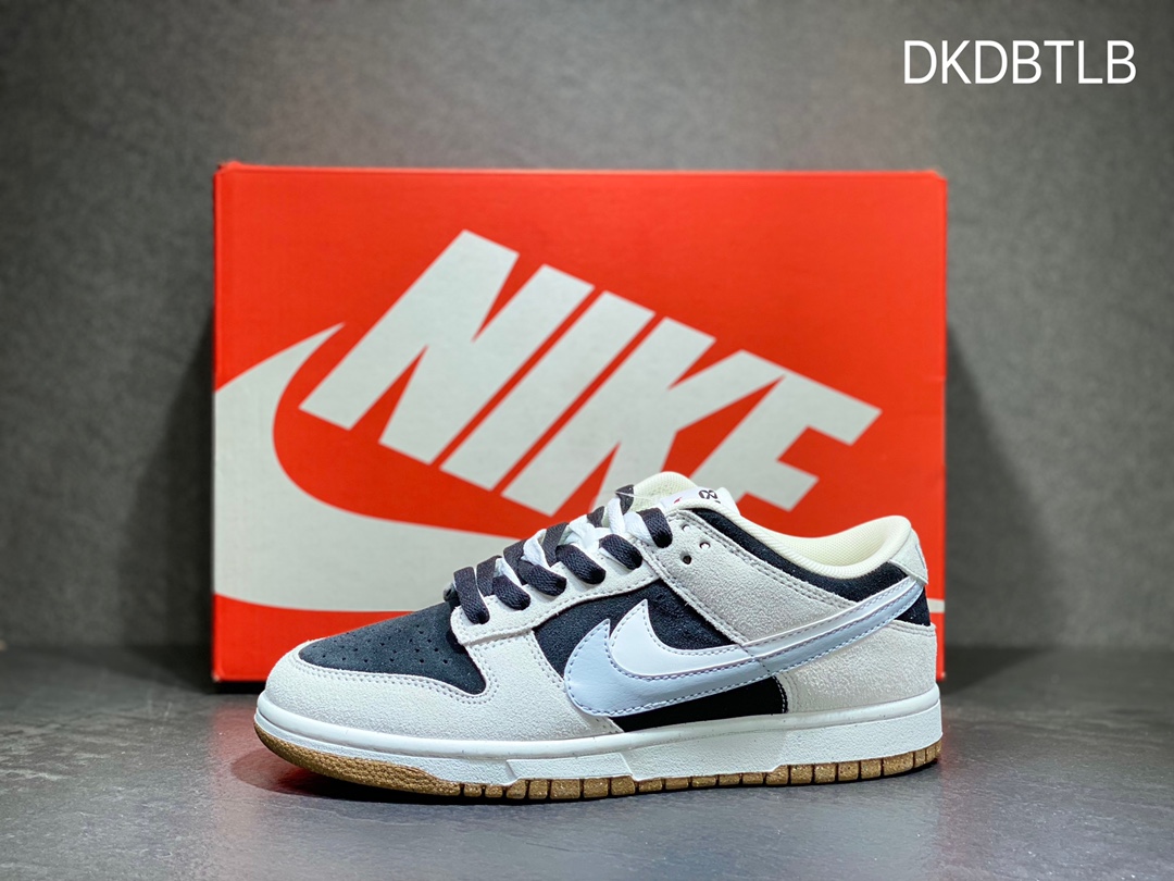 220 Nike SB dunk Low 低帮休闲运动滑板板鞋  DO9457-102