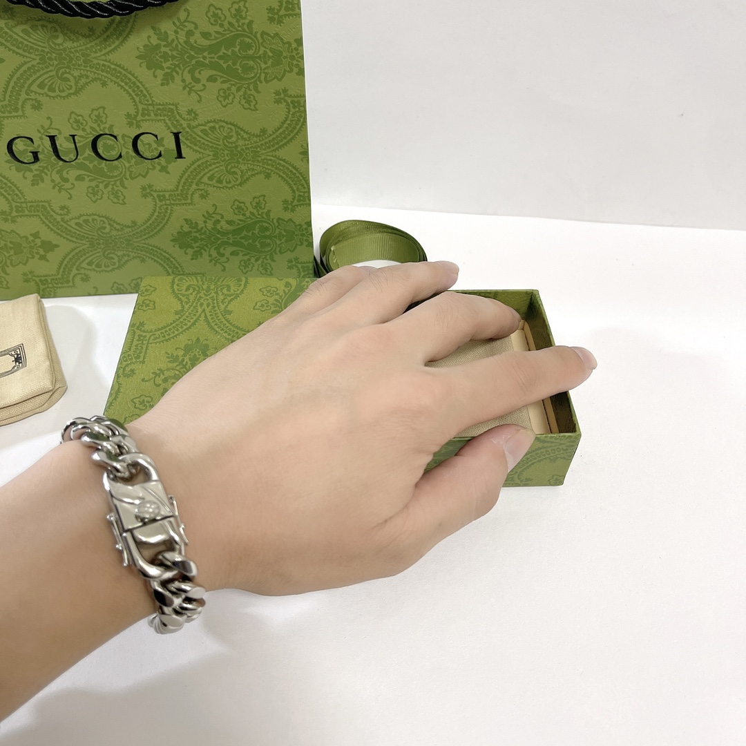 Gucci gucci古驰 双G吊牌手链颈链欧美 个性 气质百搭