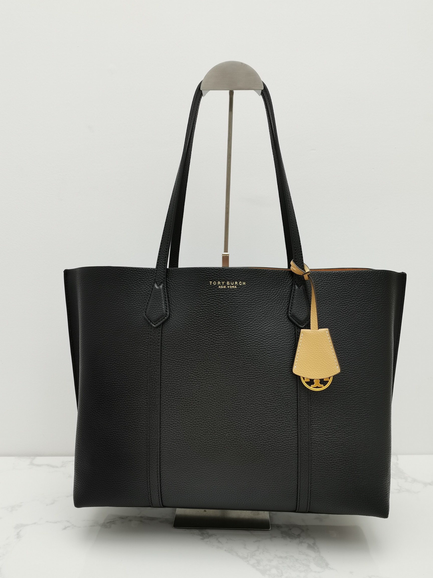 Tory Burch ～编号81932TB新款购物袋 头层荔枝纹牛皮材质 内里全皮 可手提单肩 LOGO吊坠