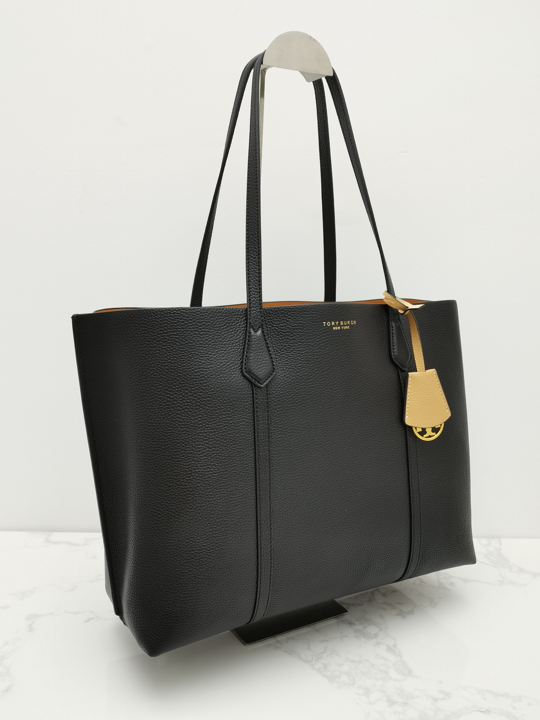 Tory Burch 932##TB新款购物袋 头层荔枝纹牛皮材质 内里全皮 可手提单肩 LOGO吊坠