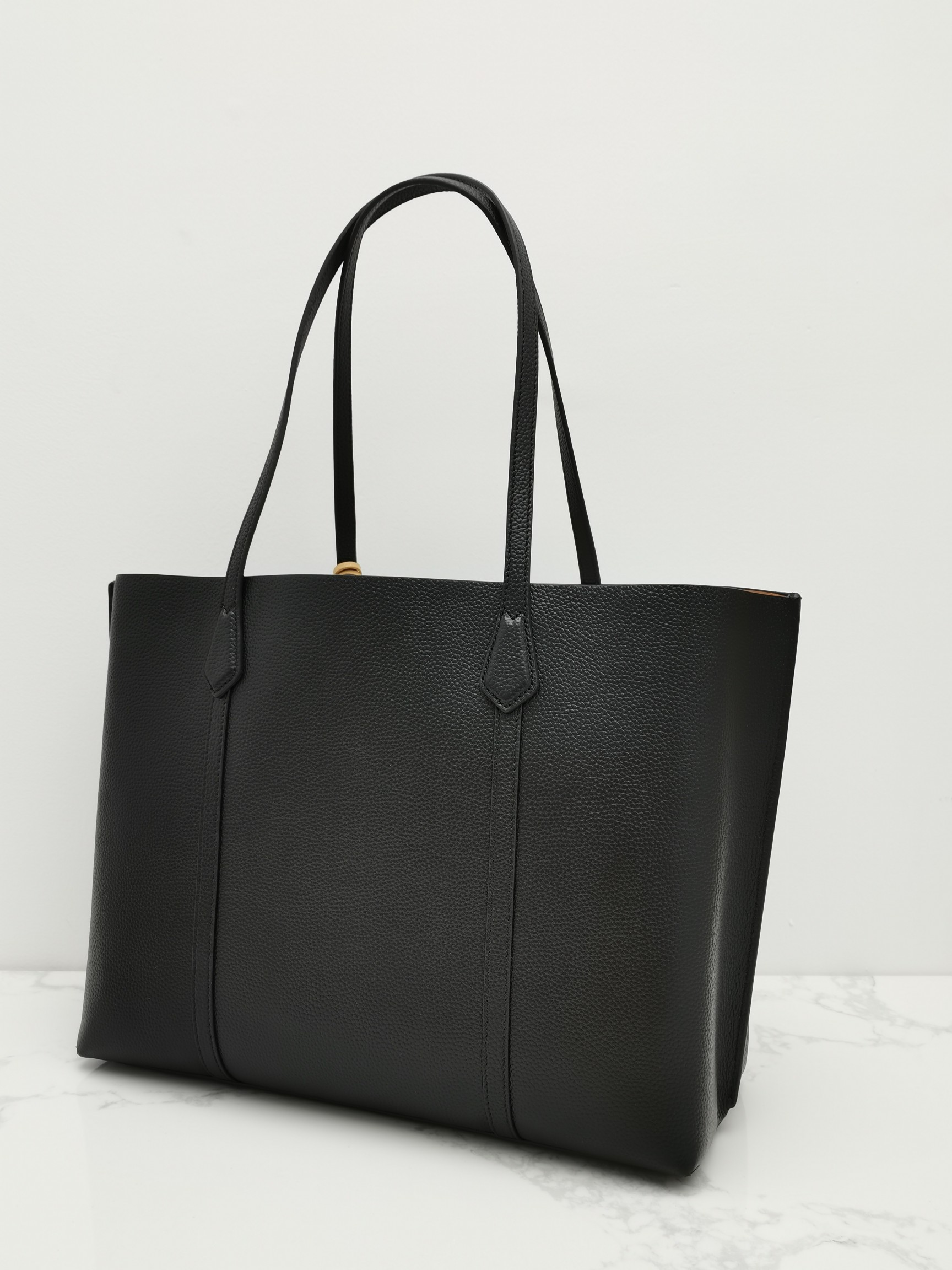 Tory Burch 932##TB新款购物袋 头层荔枝纹牛皮材质 内里全皮 可手提单肩 LOGO吊坠