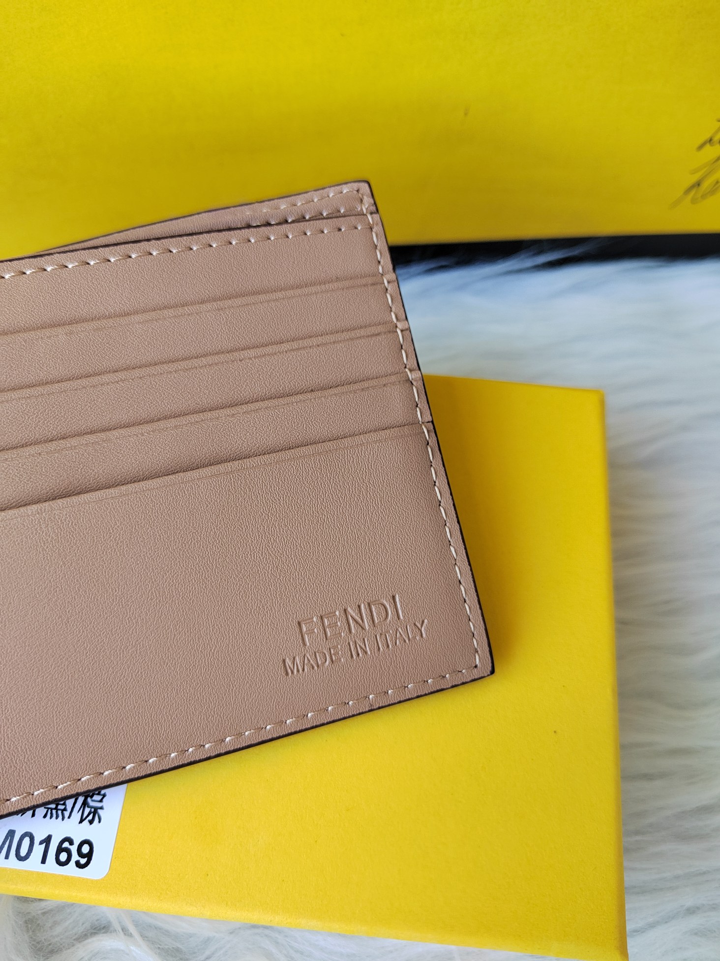 FFデザインの男士皮夹 - 8つのカードスロットと2つの支票夹