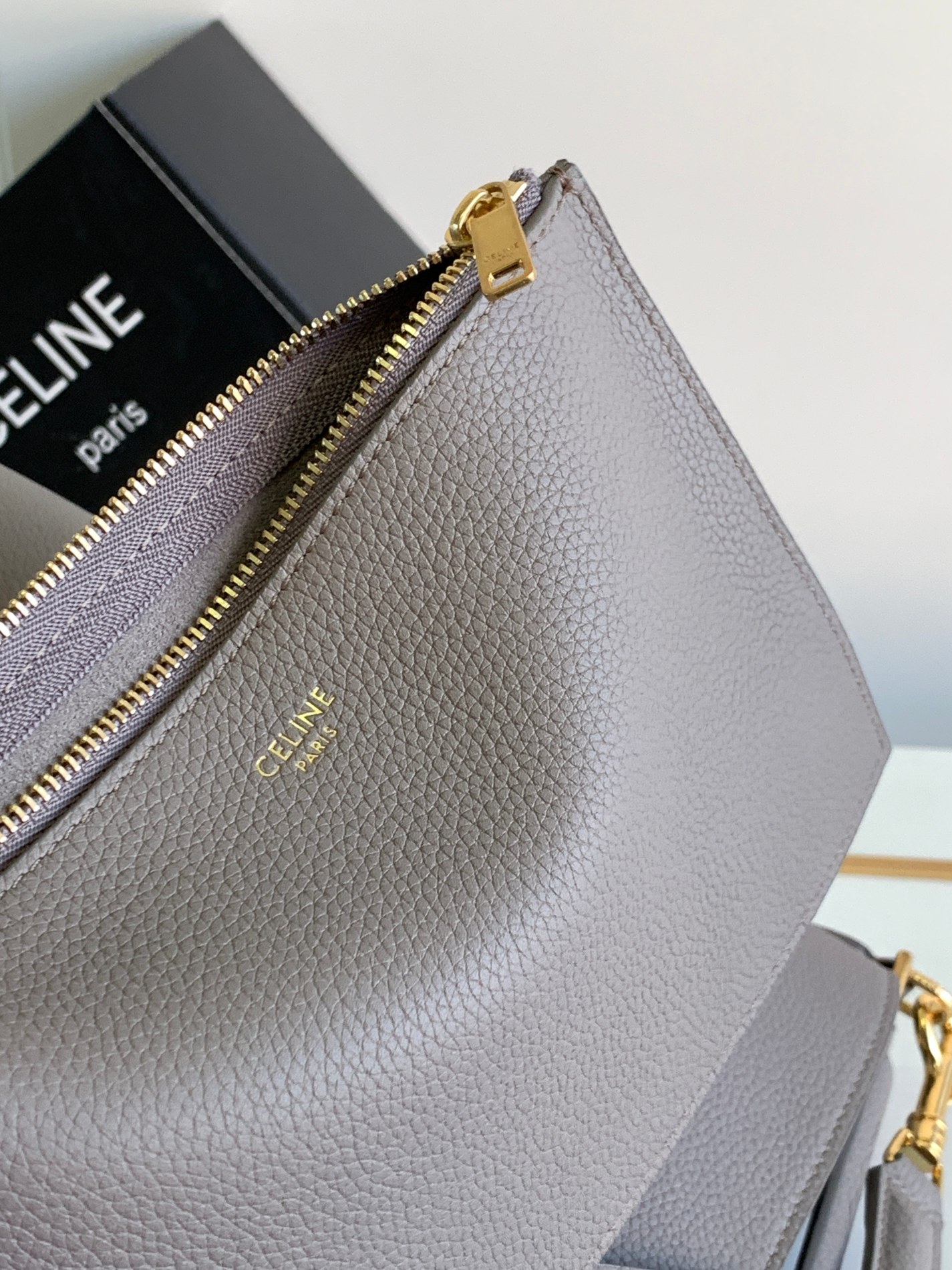 CELINE赛琳Bucket 16 全皮水桶包195573