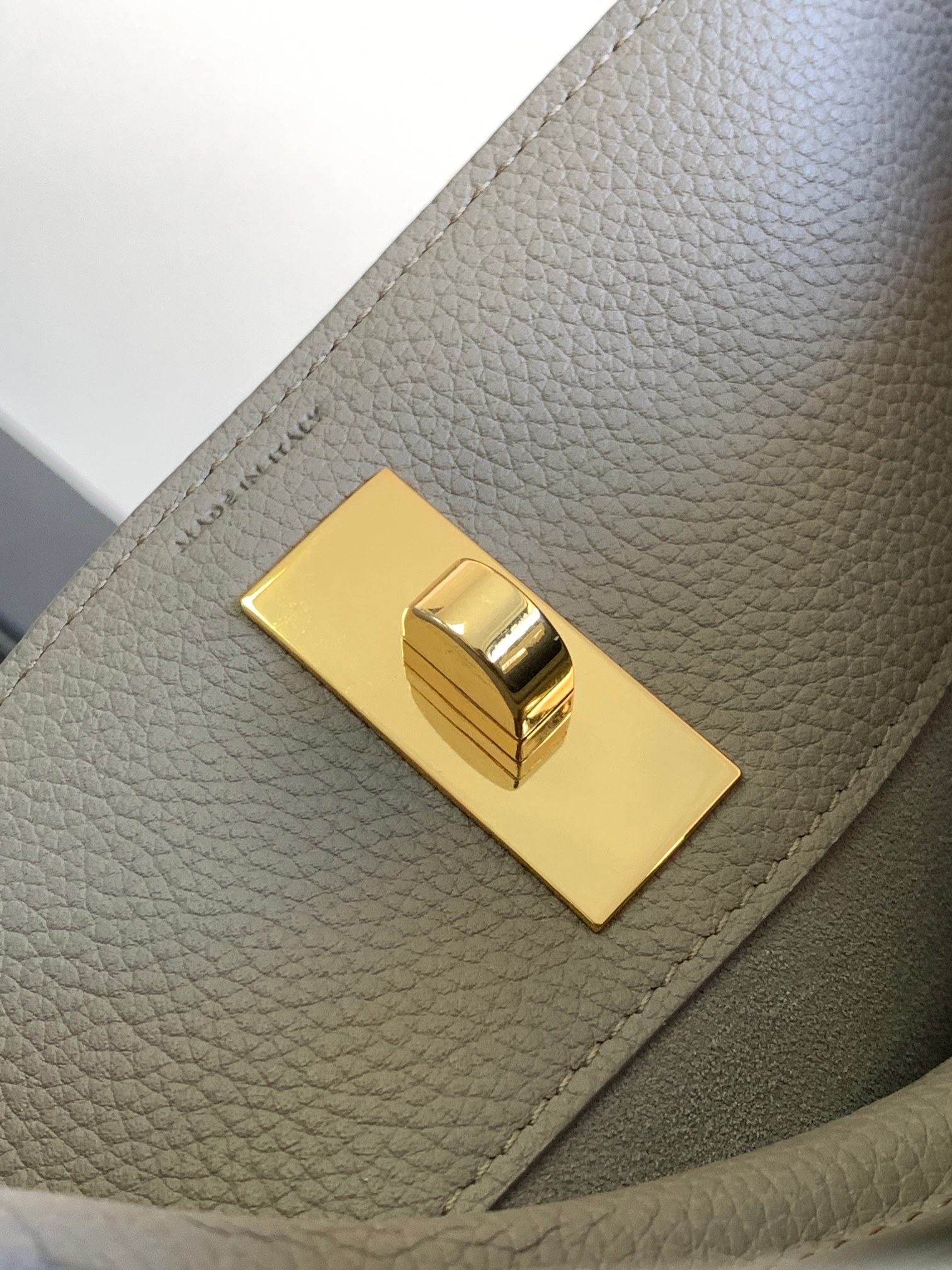 CELINE赛琳Bucket 16 全皮水桶包195573