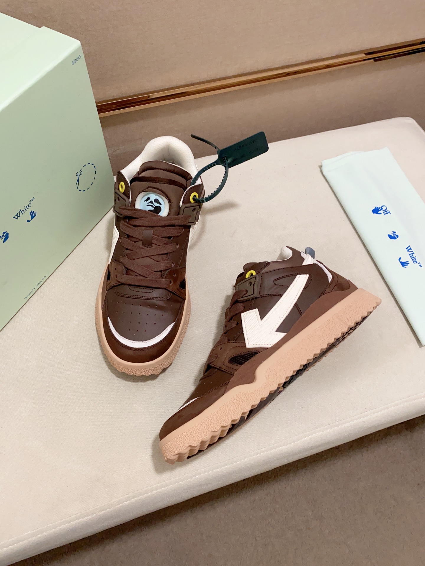Factory price Couple models Off white explosive models of casual trainers Calidad única original de 
