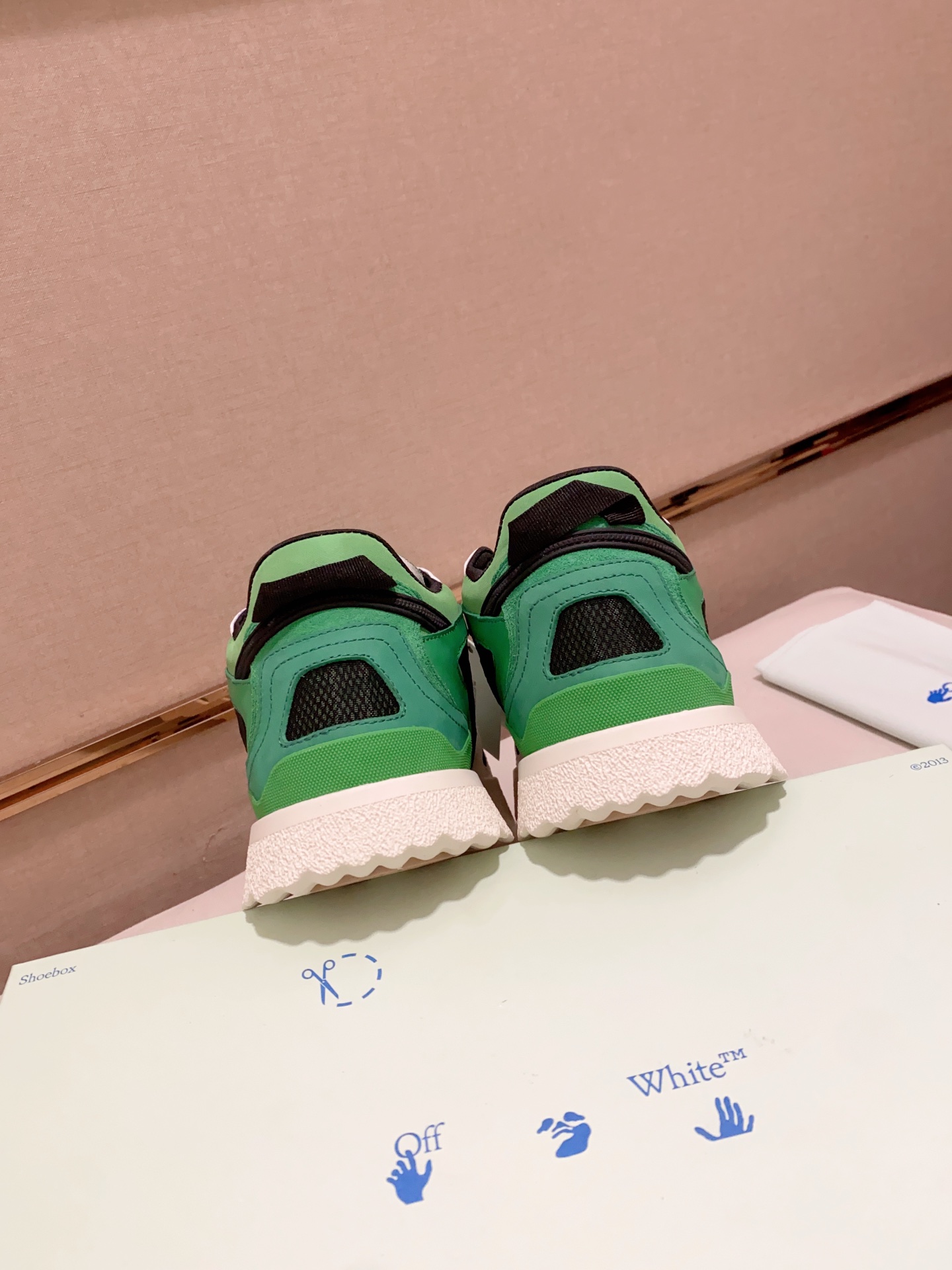 Factory price Couple models Off white explosive models of casual trainers Calidad única original de 