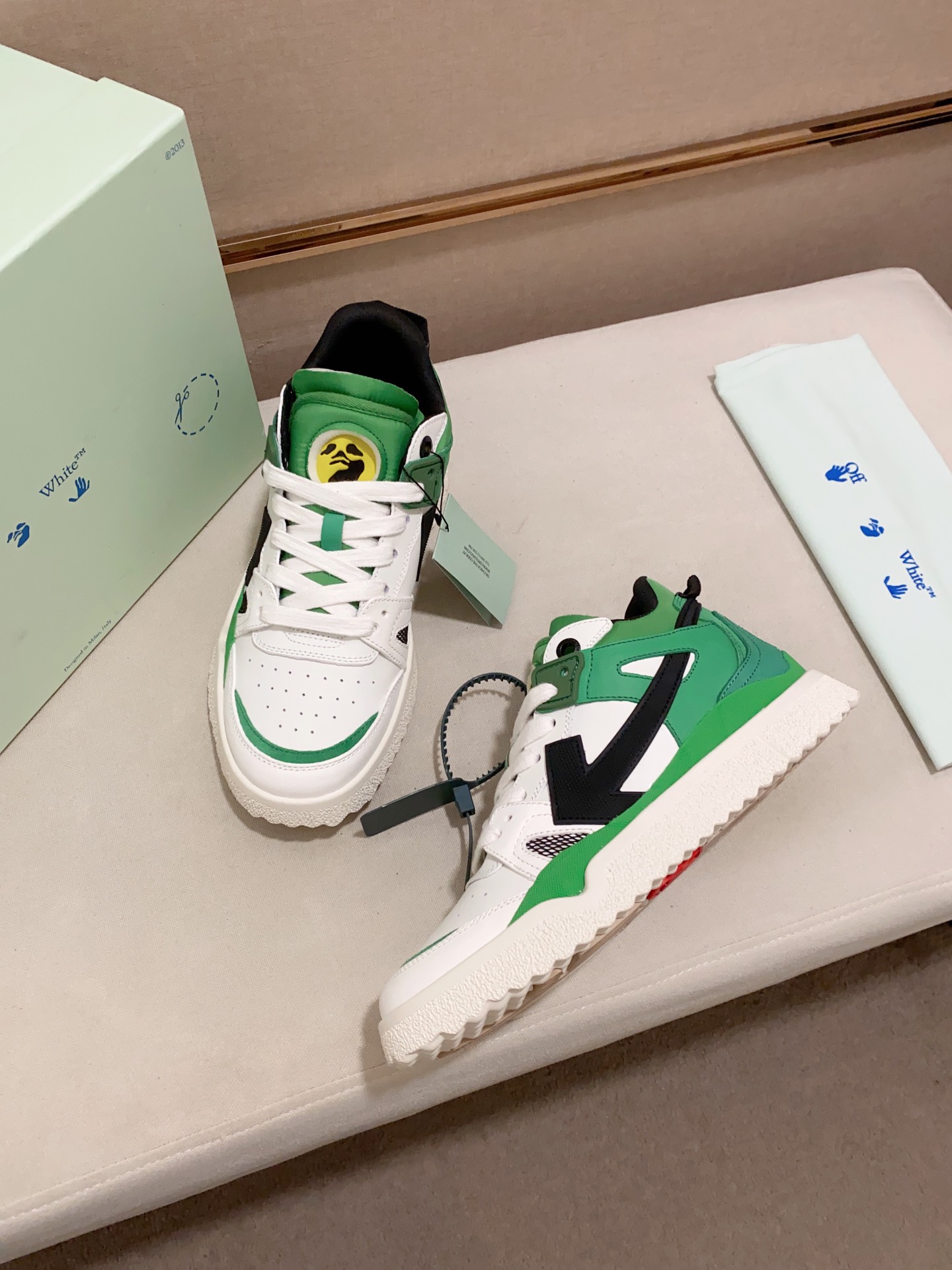 Factory price Couple models Off white explosive models of casual trainers Calidad única original de 