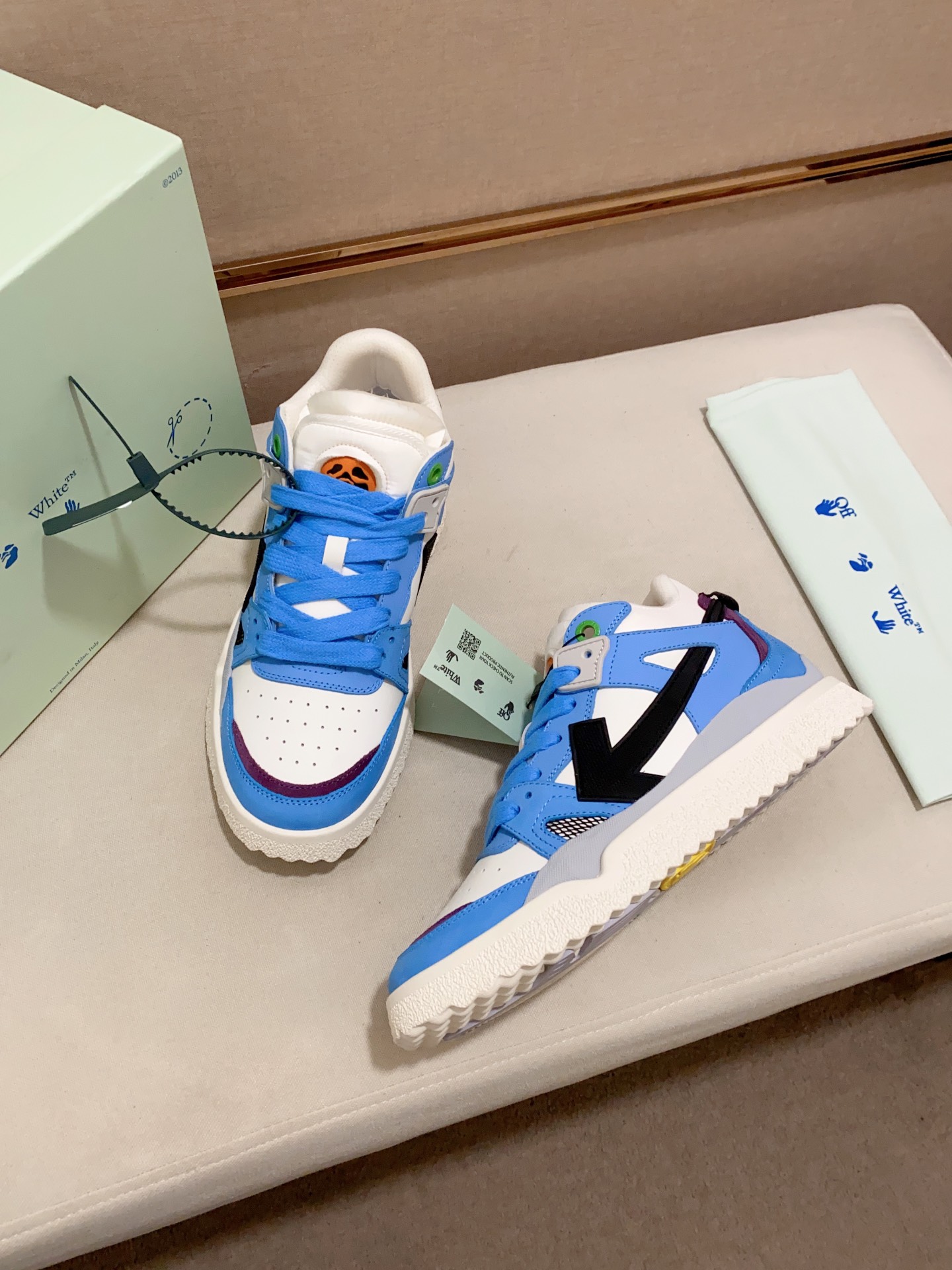 Factory price Couple models Off white explosive models of casual trainers Calidad única original de 