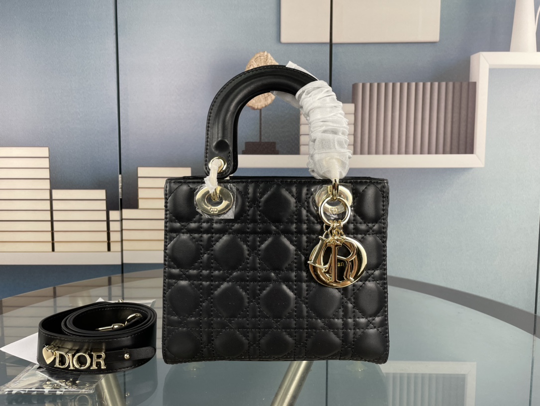 中号 340 配丝巾（Lady Dior) 四格手袋包