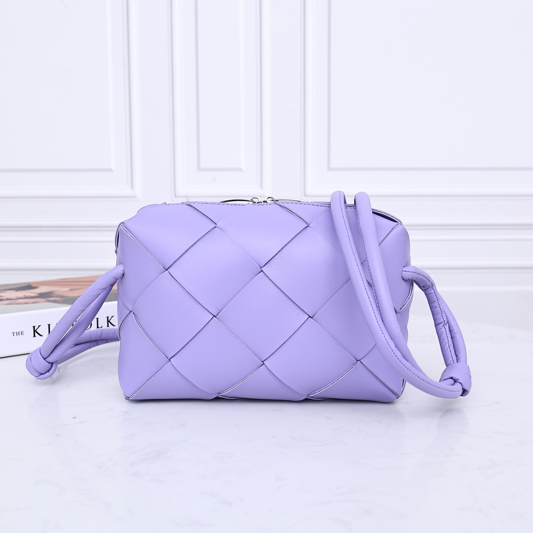 Bottega Veneta Grand Sac Camera en cuir d'agneau tressé