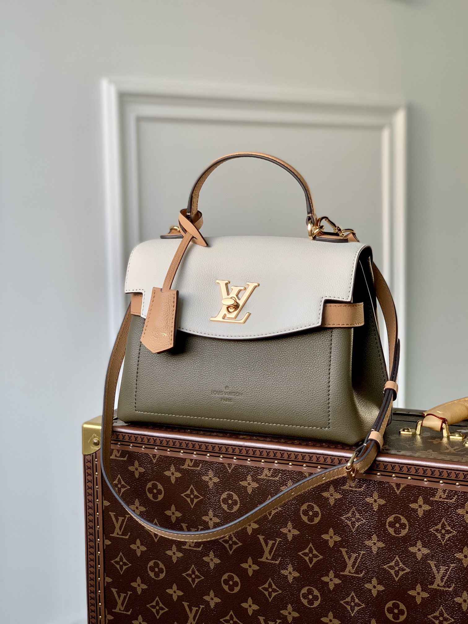 Louis Vuitton LV Lockme Ever Bags Handbags Green Khaki Cowhide M53937