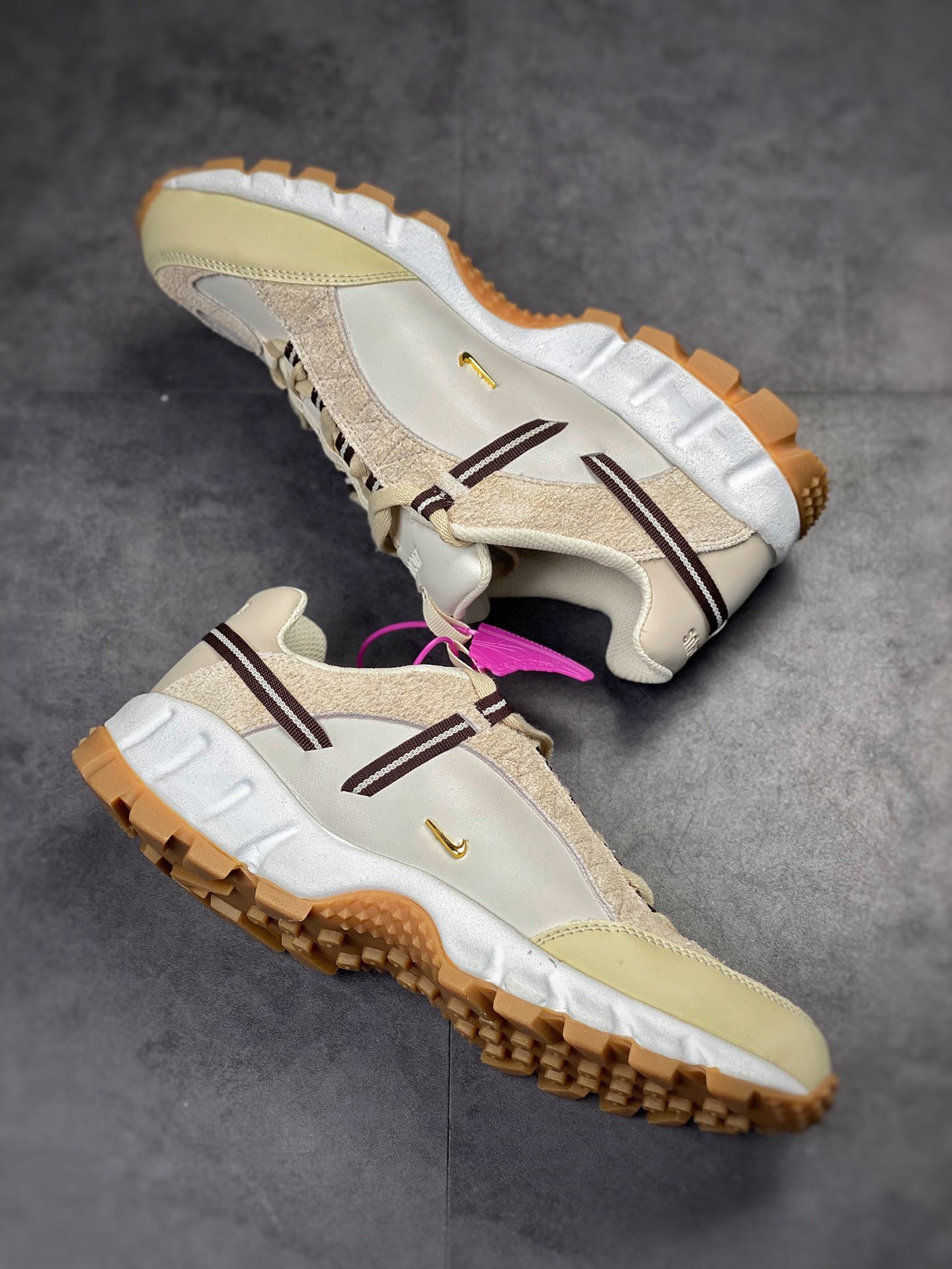 300 Jacquemus x Nike Air Humara Lx 联名复古户外运动鞋 DR0420-001