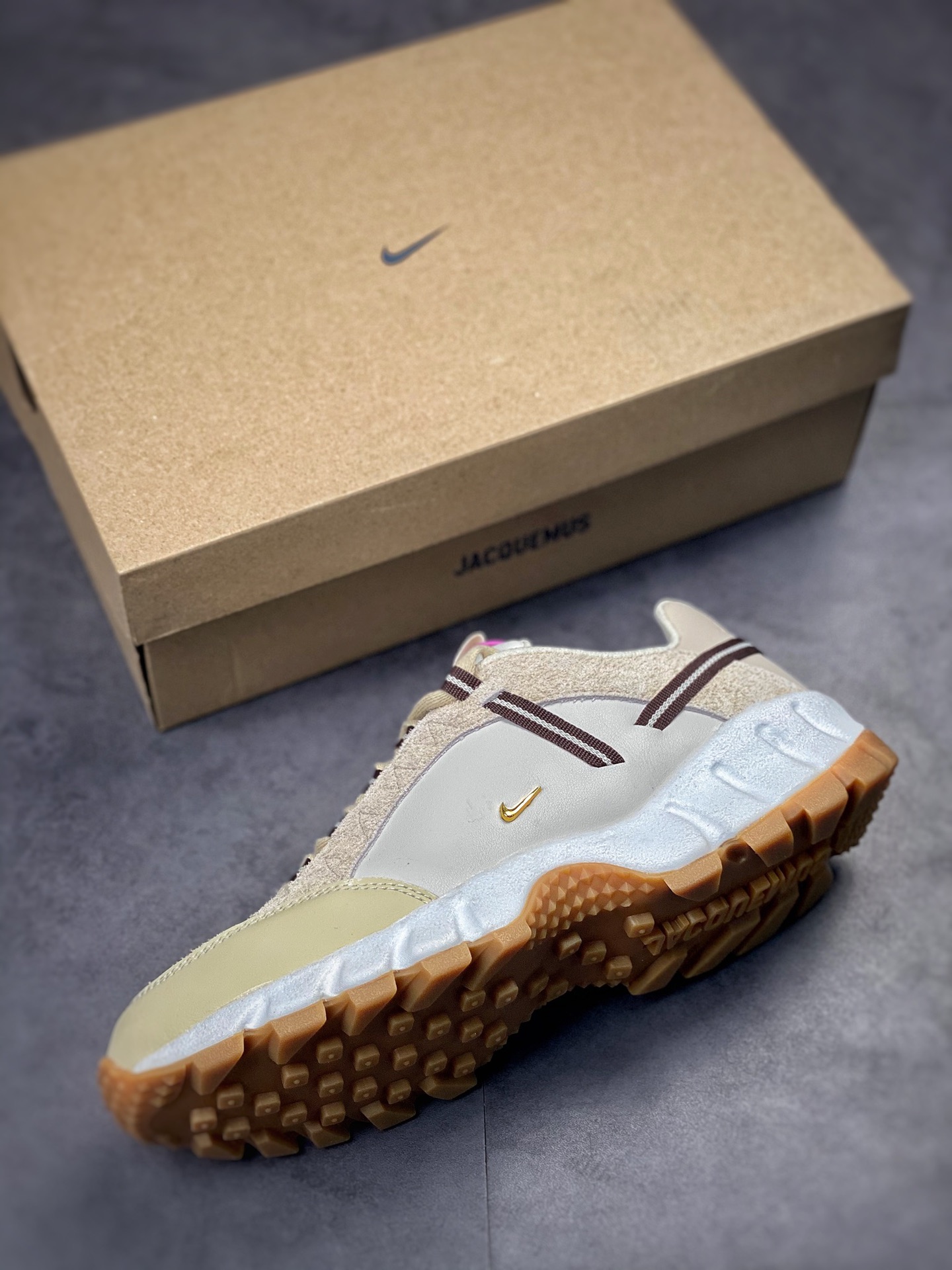 300 Jacquemus x Nike Air Humara Lx 联名复古户外运动鞋 DR0420-001