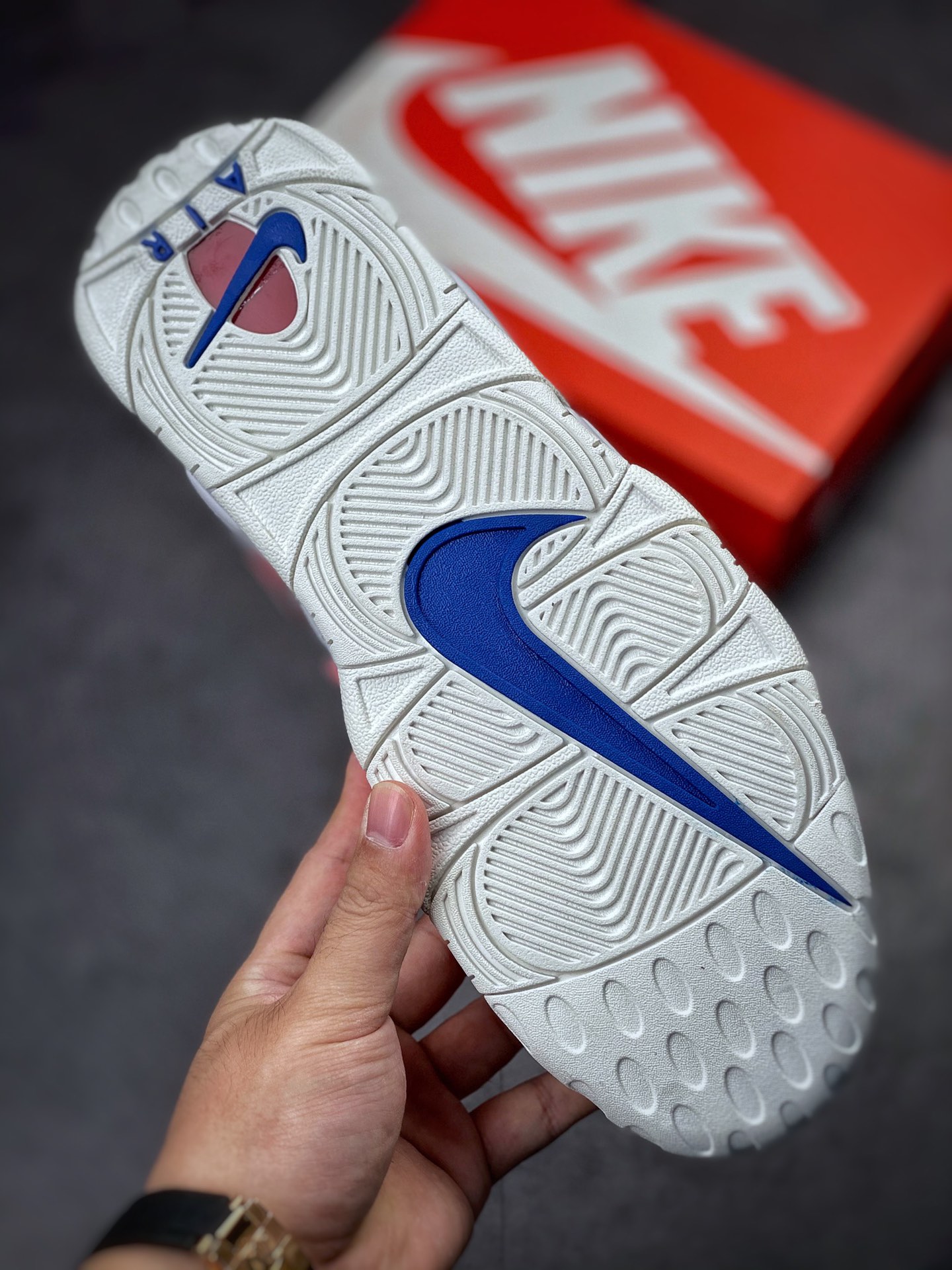 260 Air More Uptempo 代表着历史最高版本皮蓬 X2662-100
