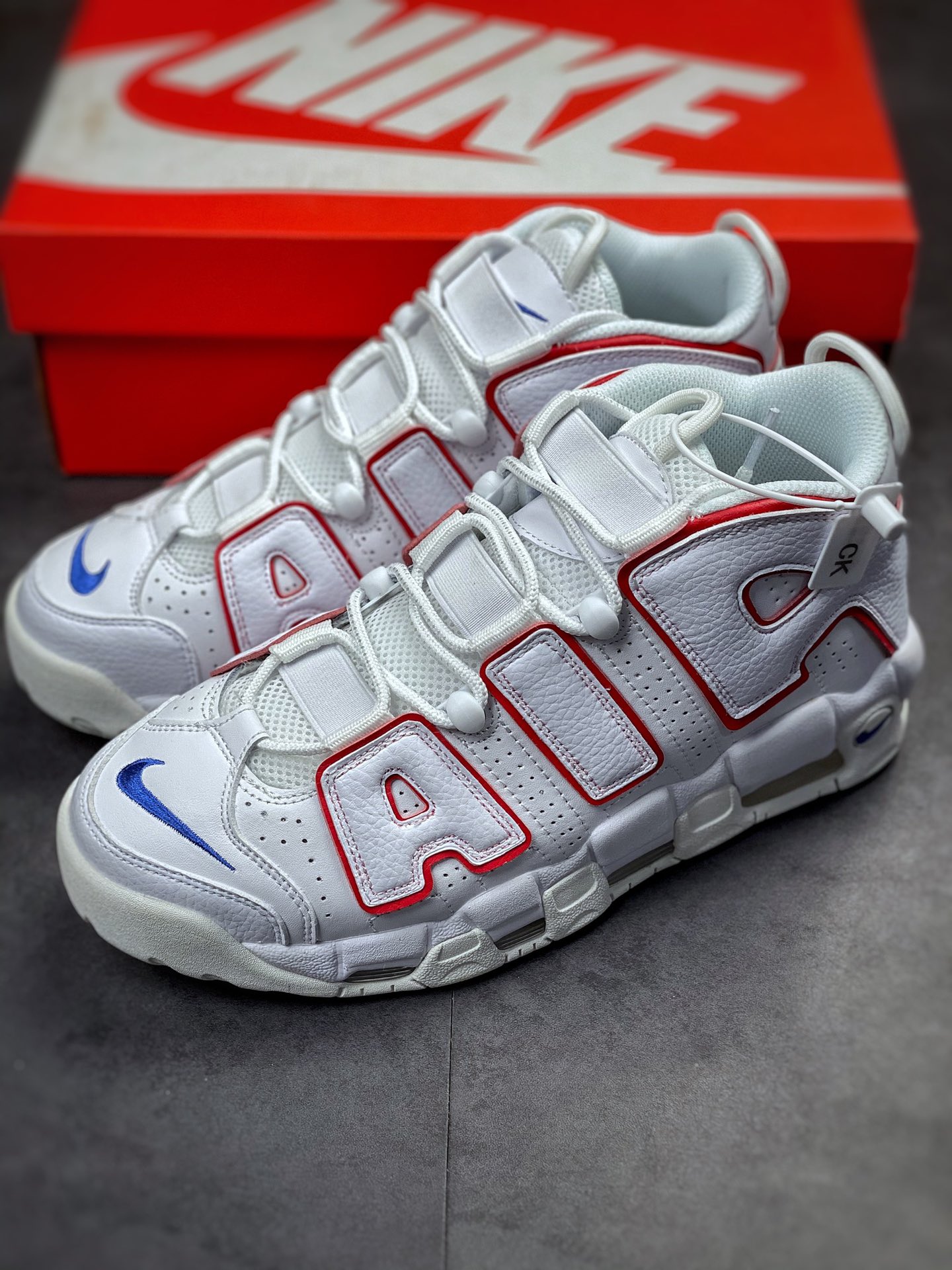 260 Air More Uptempo 代表着历史最高版本皮蓬 X2662-100