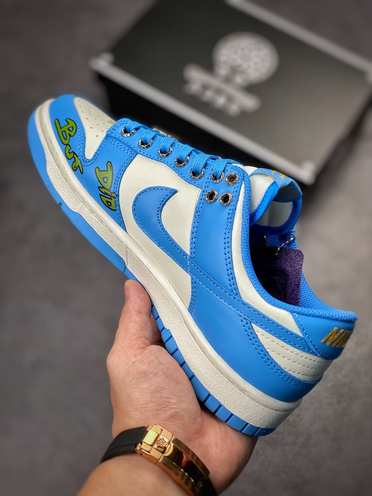 250 Nike SB Dunk Low 北卡蓝格子涂鸦DD1503-100