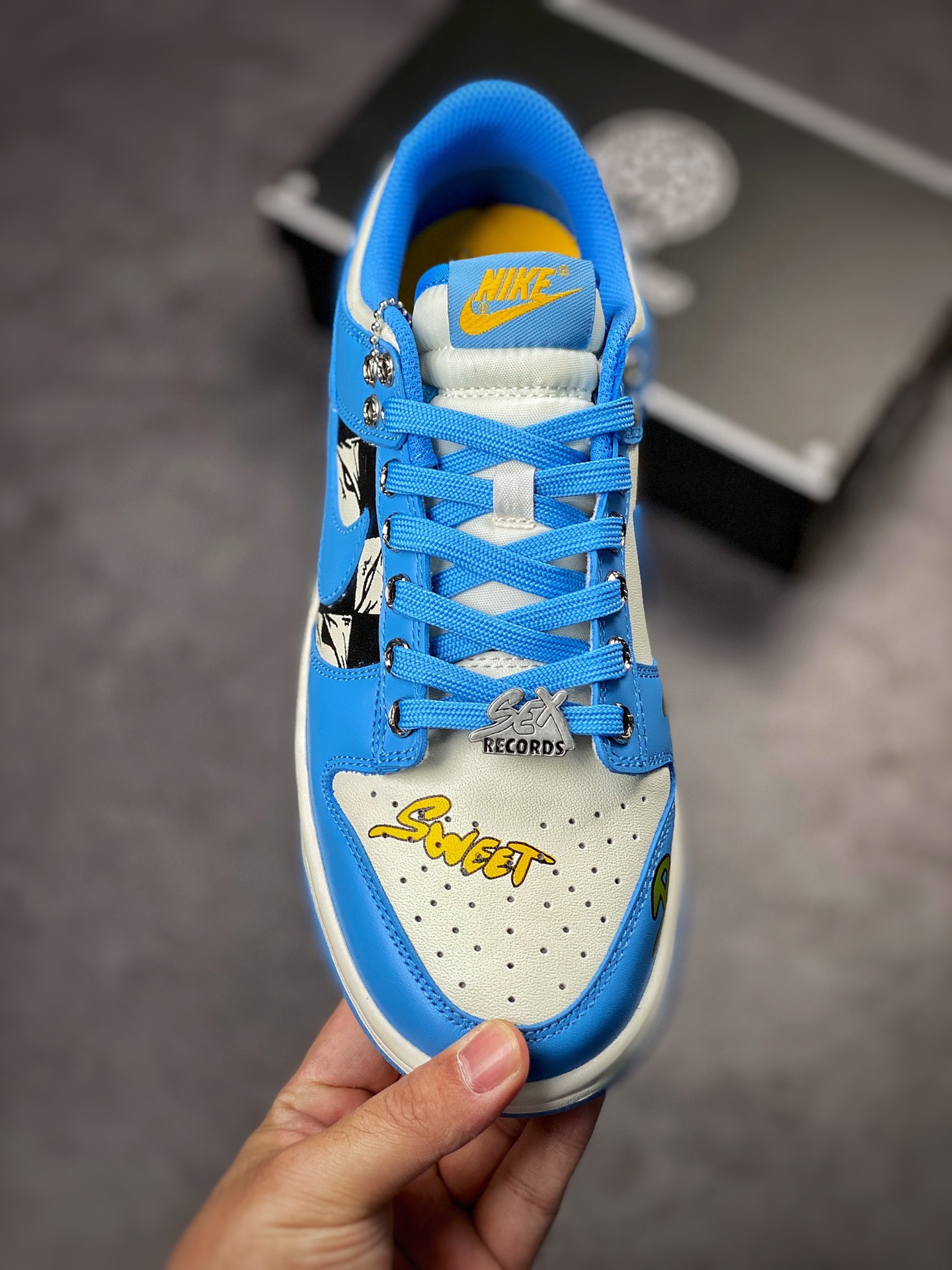 250 Nike SB Dunk Low 北卡蓝格子涂鸦DD1503-100