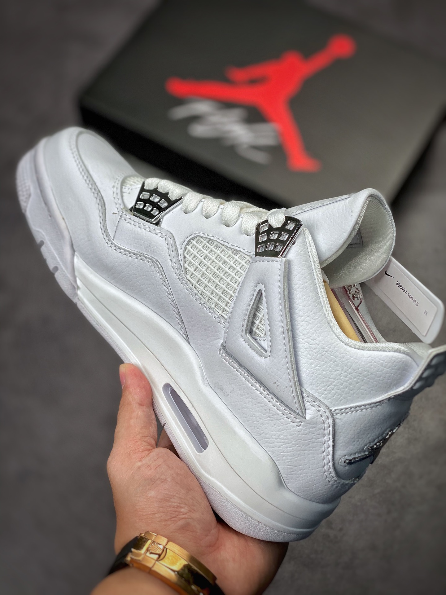 240 Air Jordan 4 Retro “Pure Money” 白银  308497-100