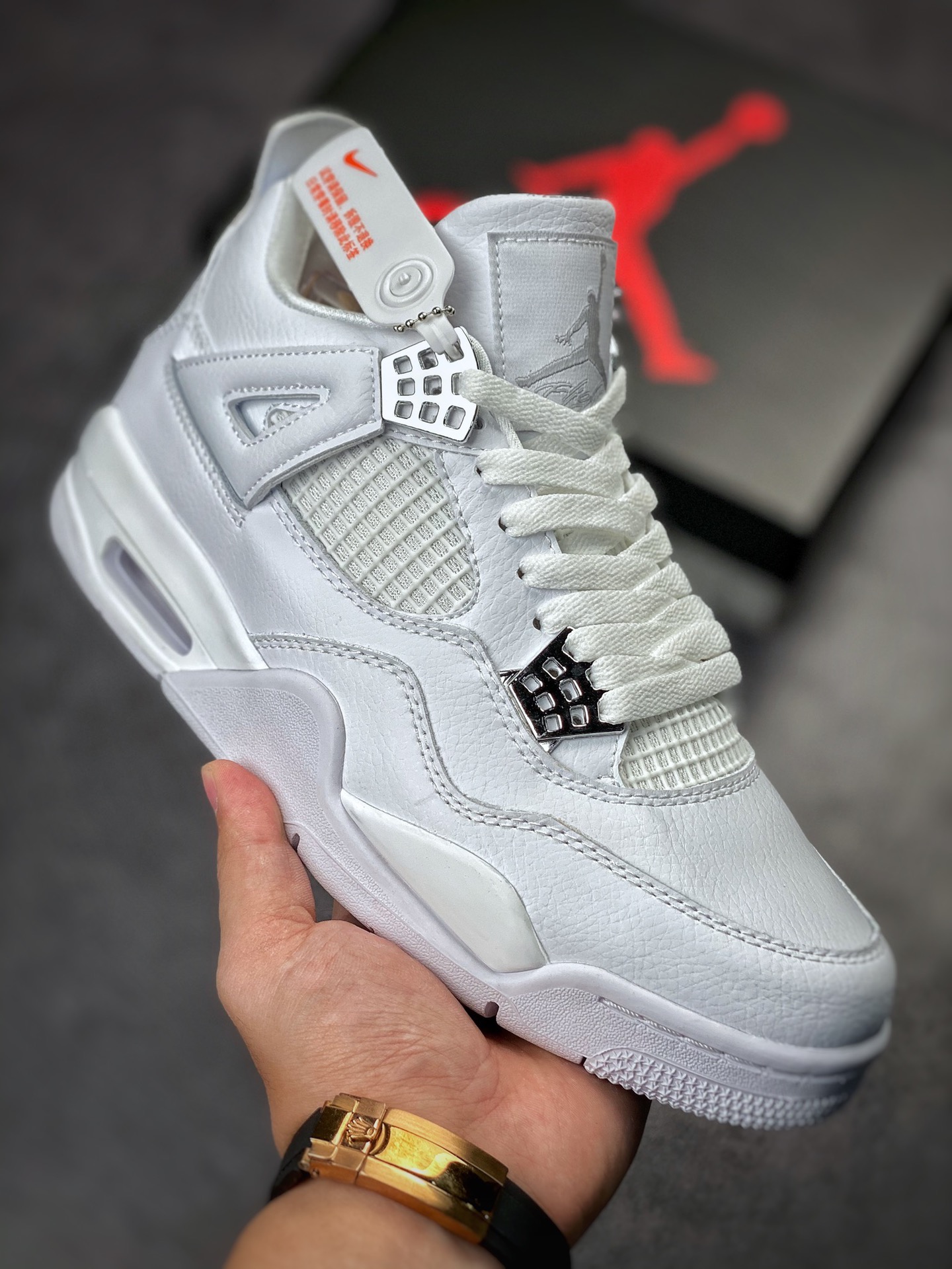 240 Air Jordan 4 Retro “Pure Money” 白银  308497-100