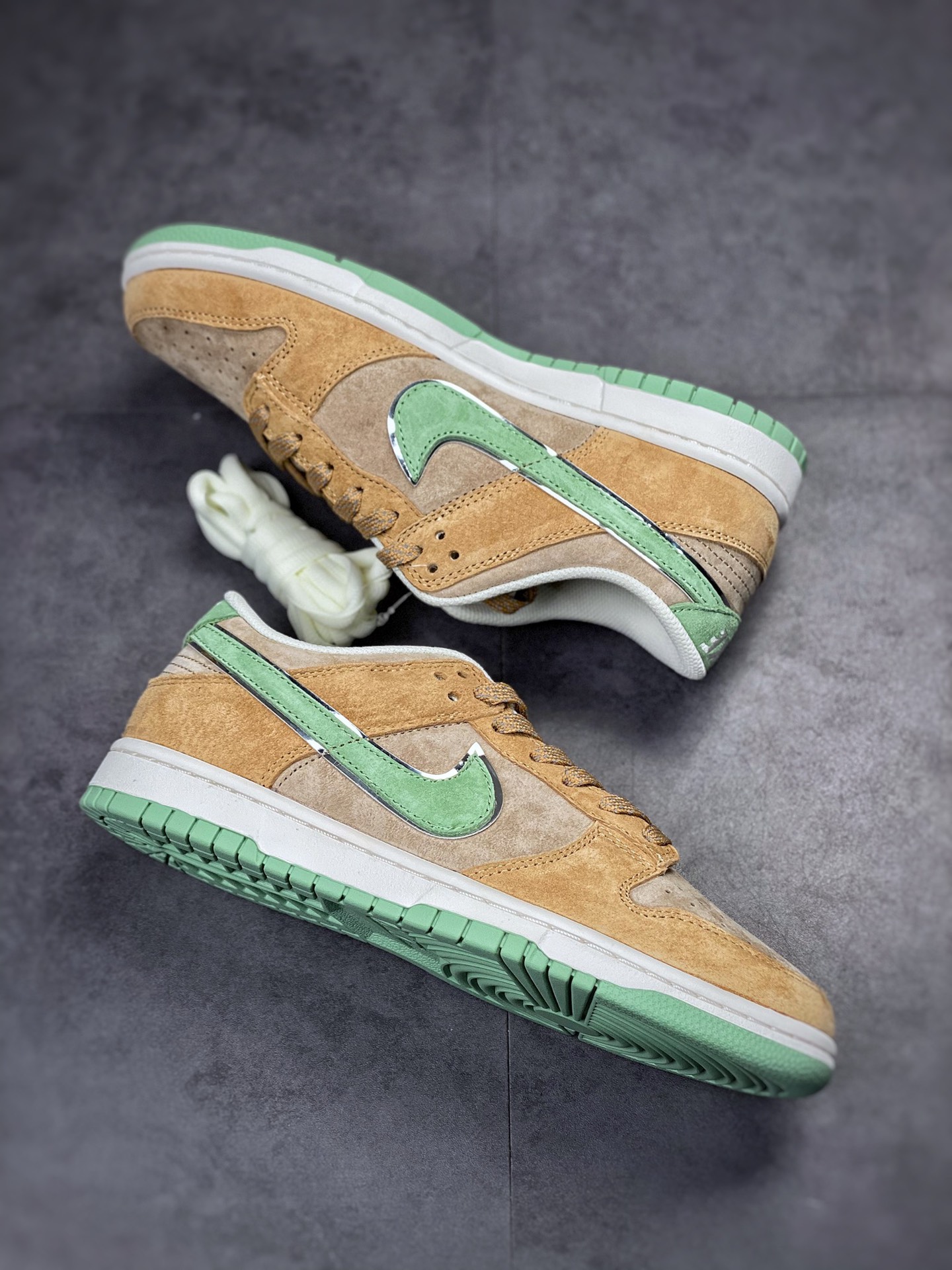 300 Otomo Katsuhiro x Nike SB Dunk Low ”Steamboy OST” 大友克洋ST1391-202