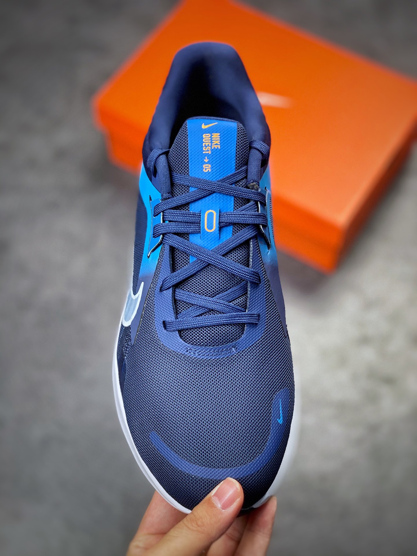 180 Nike Quest 5极速5代 网面透气 时尚休闲跑步鞋DD0204-400